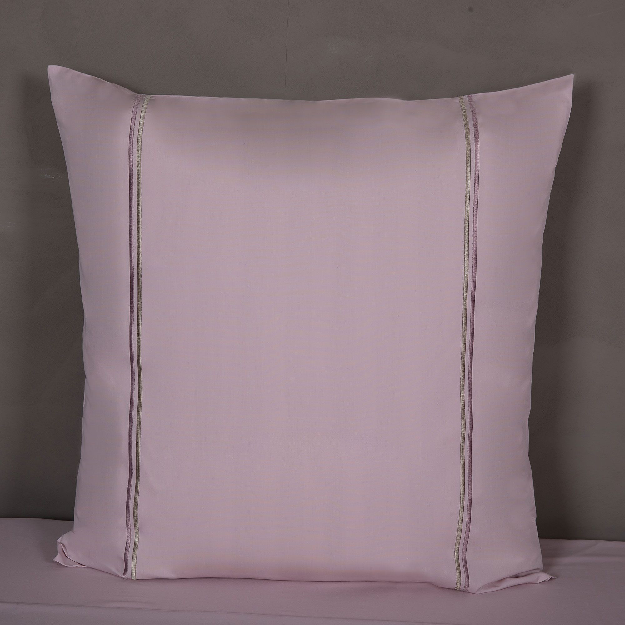 Ferò
Federa Aria in cotone
percalle con doppio
bourdon bicolore