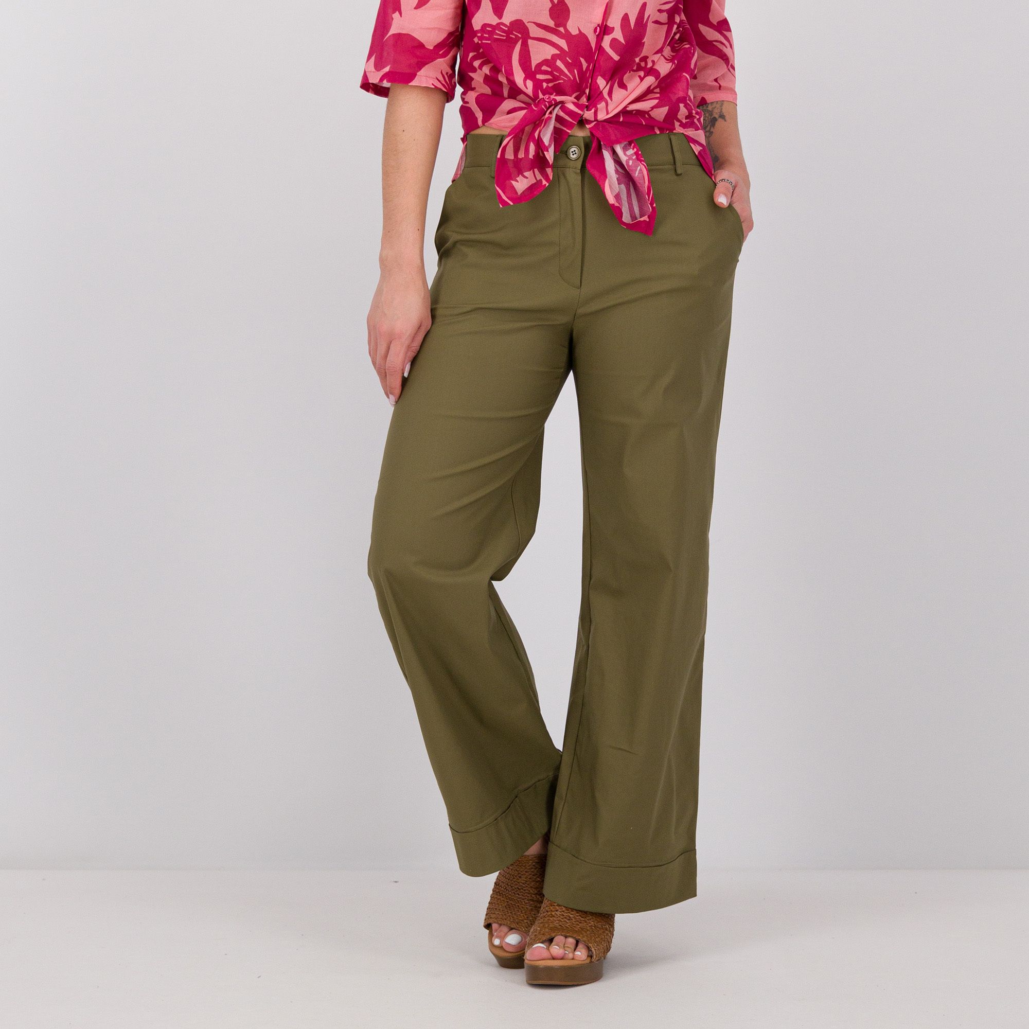 Olly Doo
Pantaloni ampi in
cotone tecnico
elasticizzato