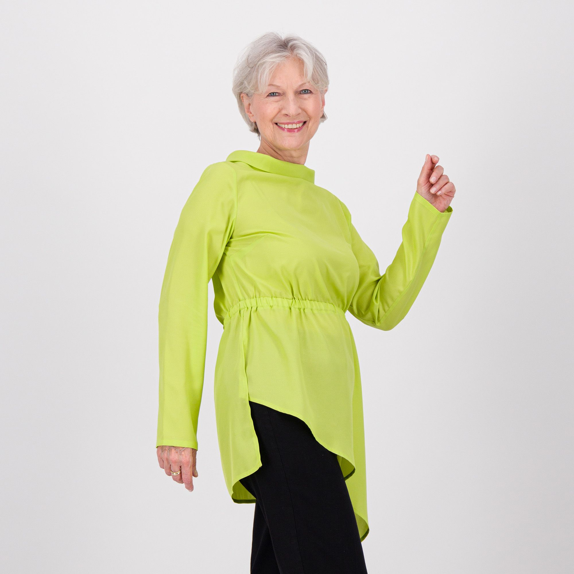 Caterina Lancini
Blusa asimmetrica
con scollo ad anello