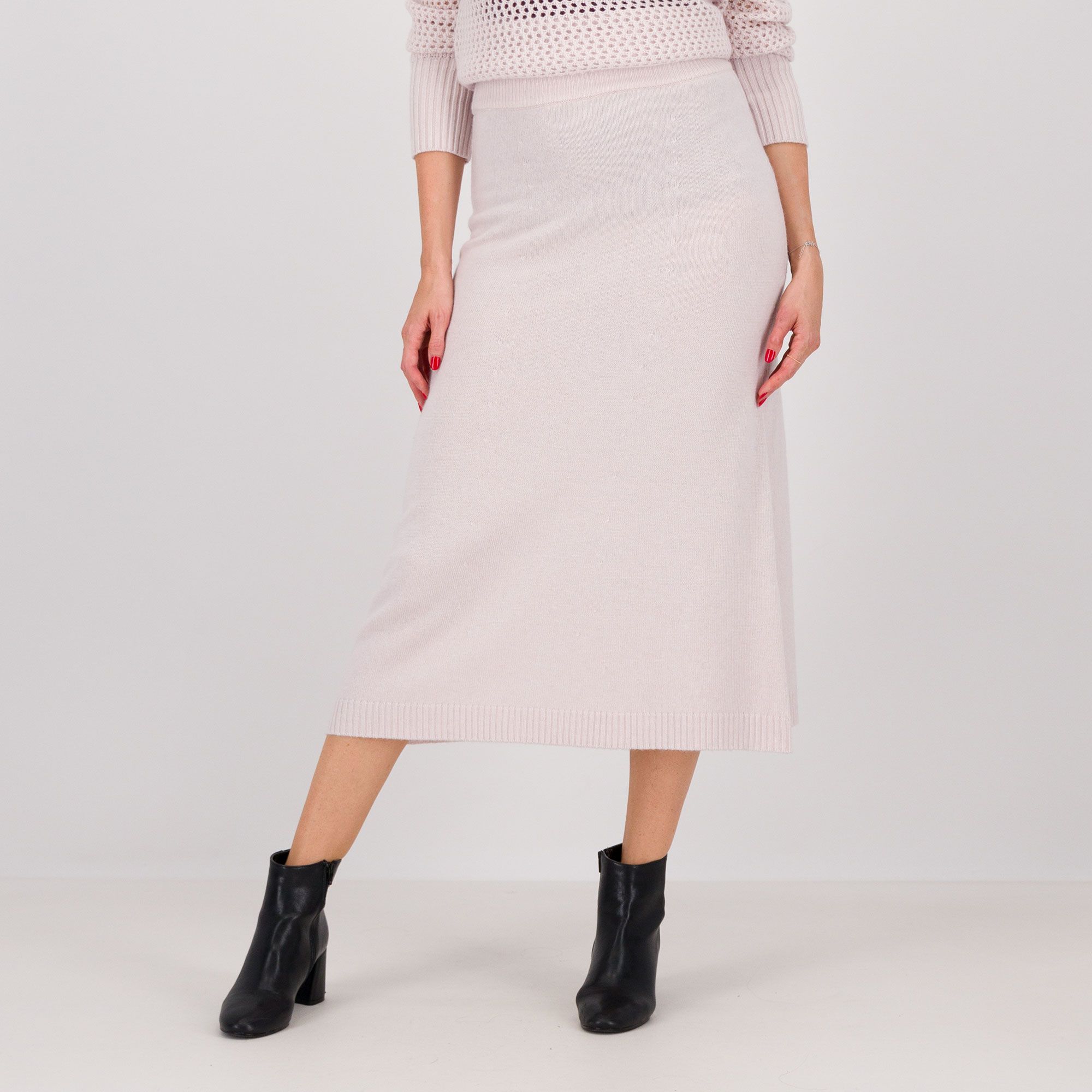 Hekla & Co
Gonna lunga in maglia
misto lana e viscosa
con cashmere