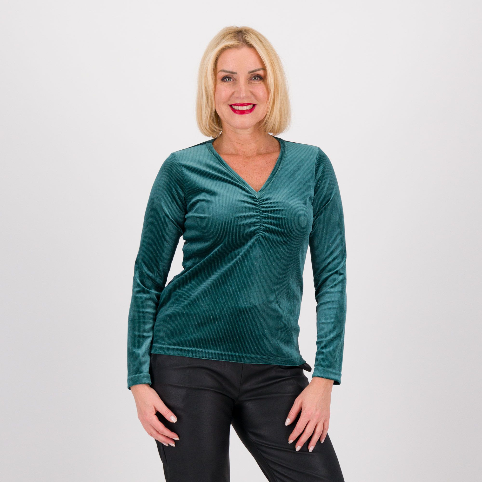 Studio 19
Maglia maniche lunghe
in costina lamé
con scollo a V