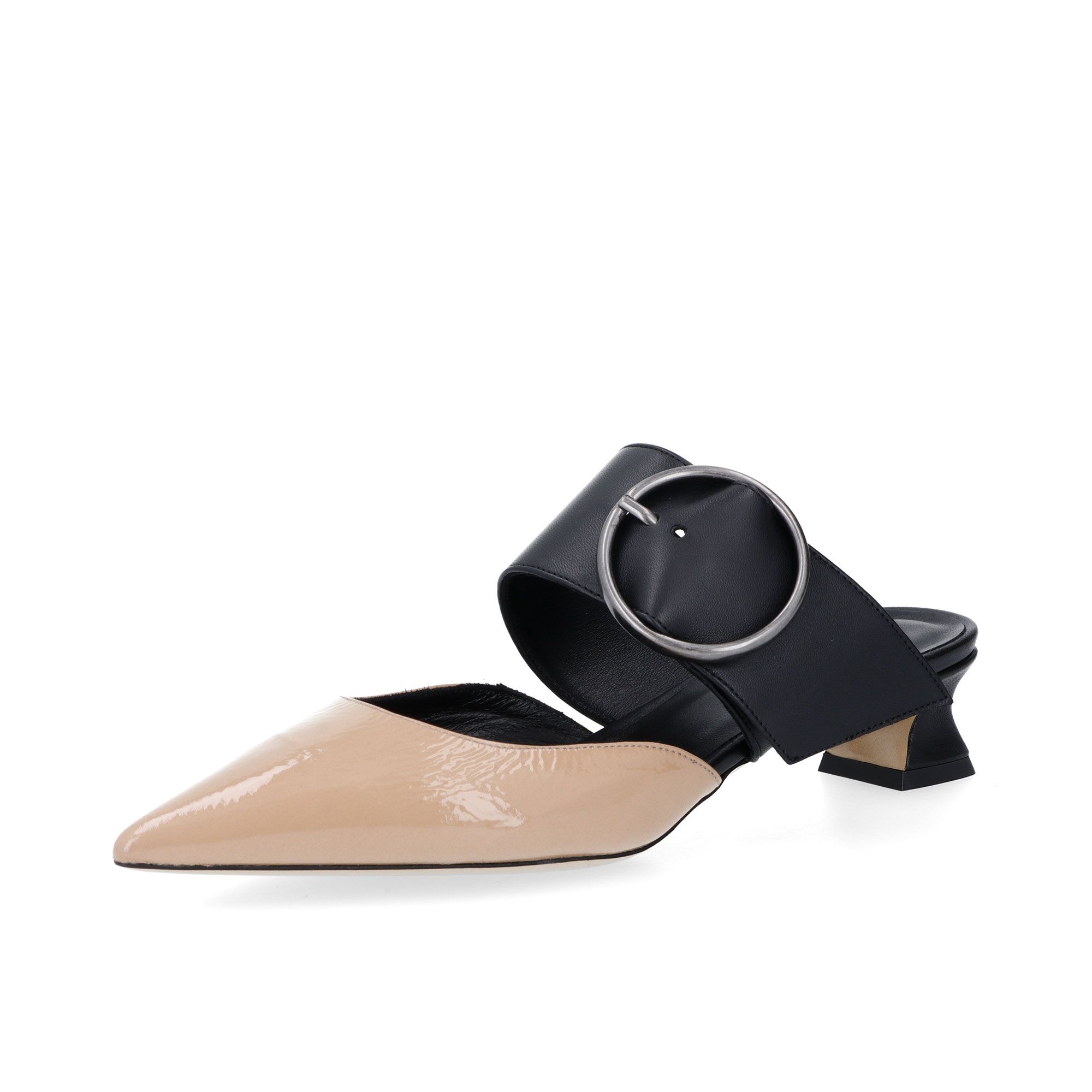 Galieti
Sabot in pelle
con fibbia tonda
e tacco 3,5 cm