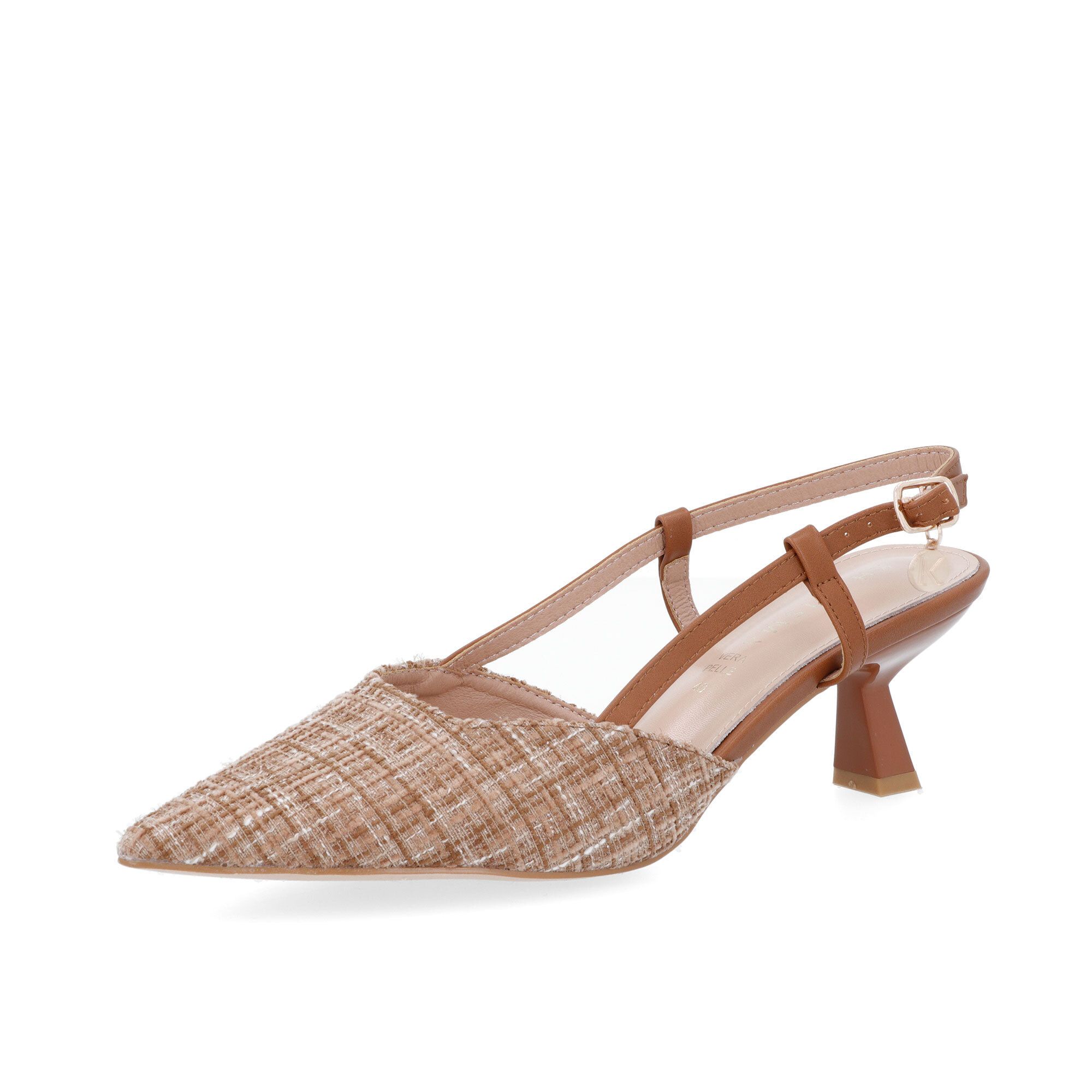 Kharisma
Slingback a punta
in tessuto bouclé
con tacco 5 cm