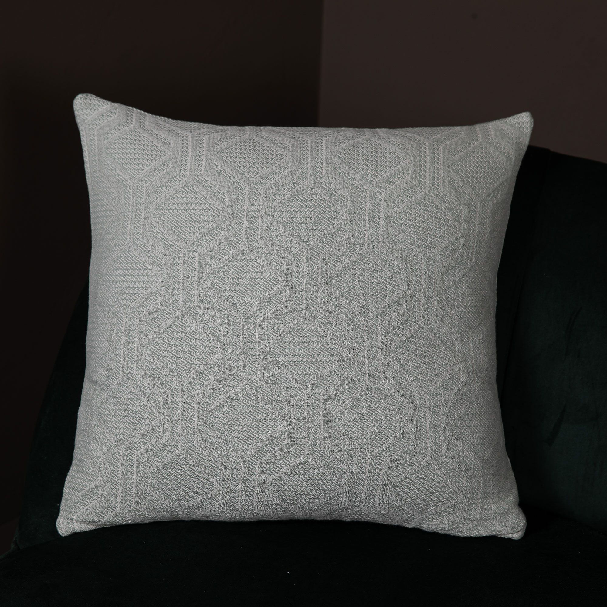 Ferò
Federa arredo
jacquard tinto filo
in cotone 45x45 cm