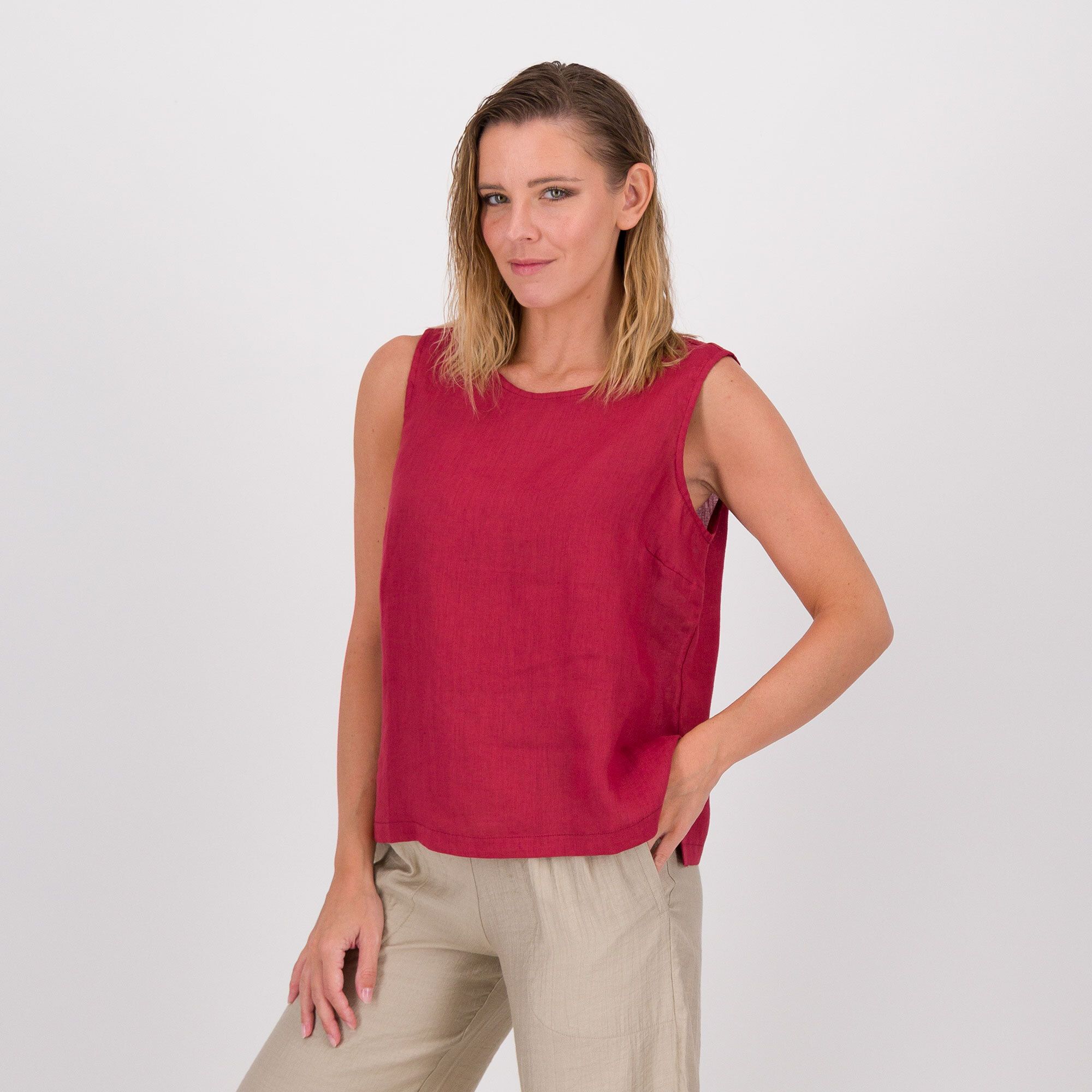 M’ama 
Top in lino con
spacchetti
laterali