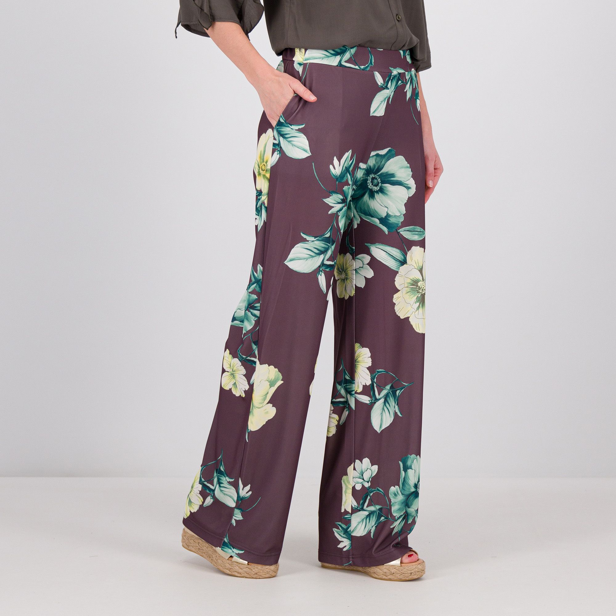 Caterina Lancini
Pantaloni palazzo
fantasia con elastico
in vita