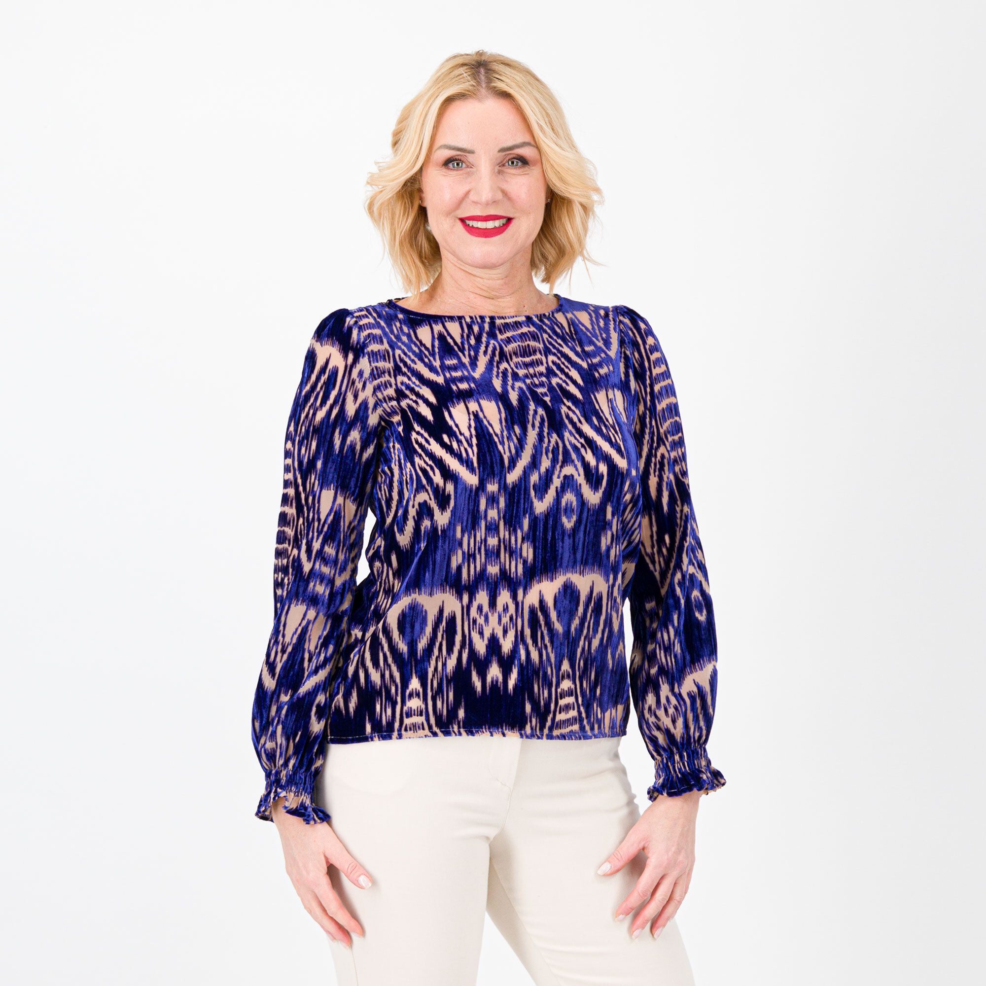 PALAZZO MODA
Maglia in velluto
devoré fantasia
etnica