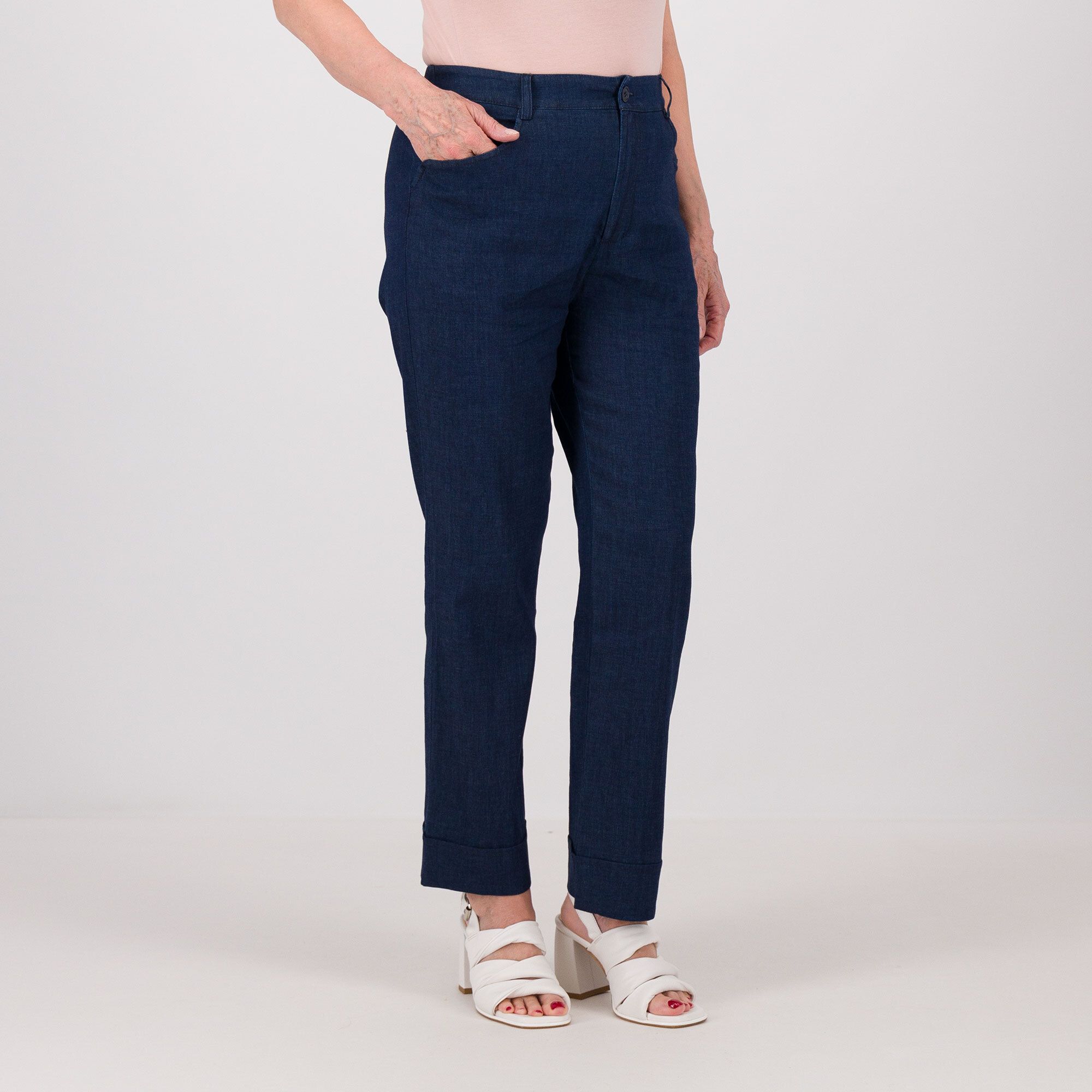 Caterina Lancini
Jeans a sigaretta
con risvolto
al fondo