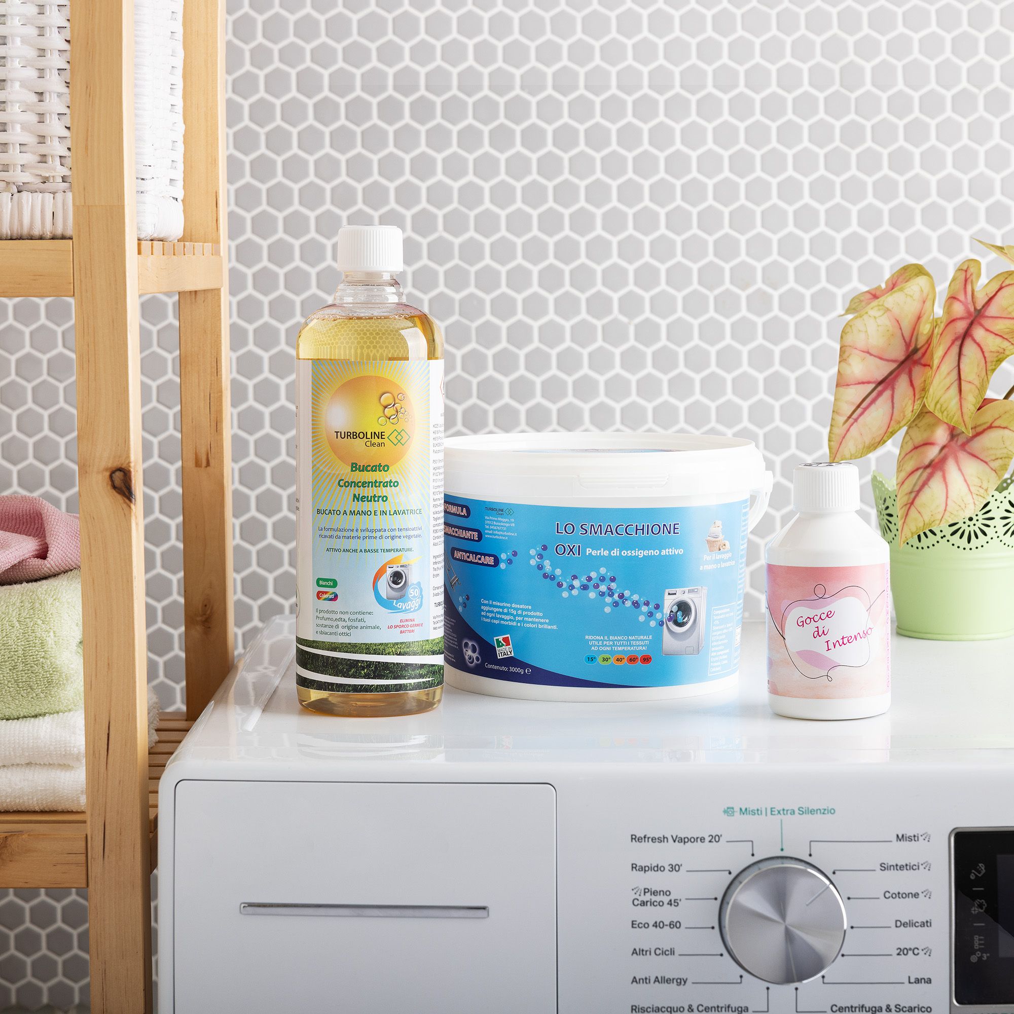 Turboline
Kit bucato: additivo
Smacchione, detersivo
e profumo concentrato