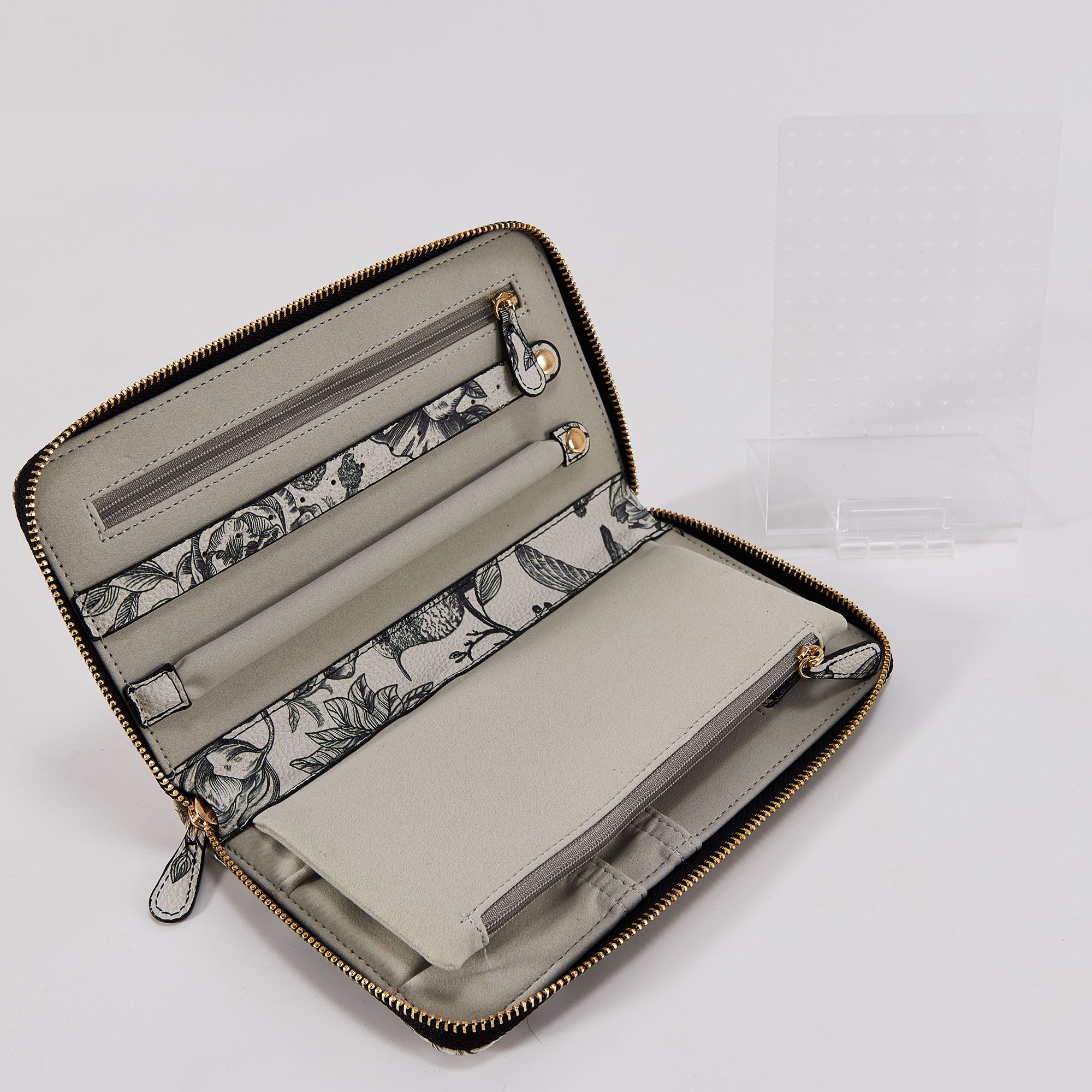 Periea
Astuccio
porta gioielli