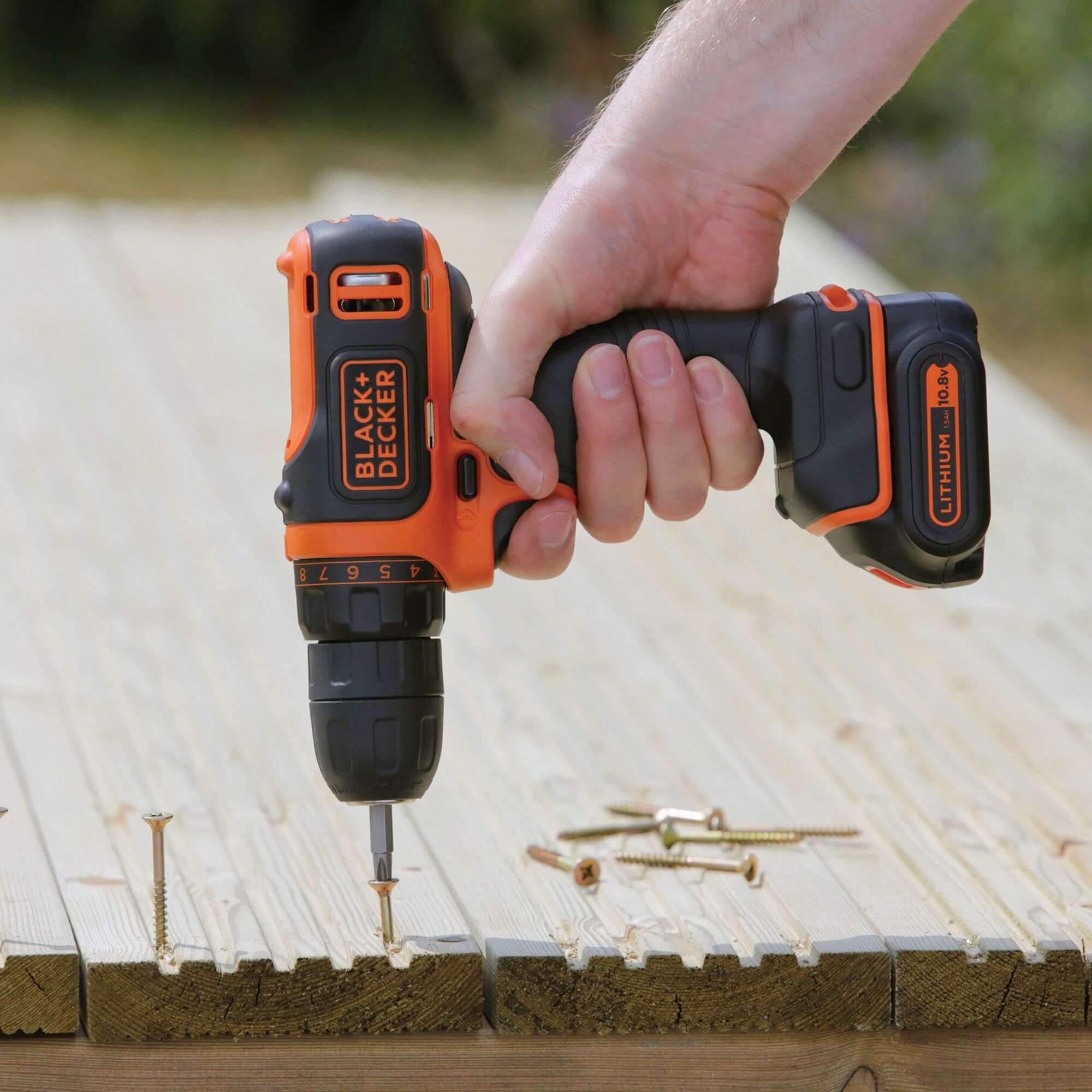 Black+Decker
Set trapano 10,8V
avvitatore+accessori
+cassetta organizer