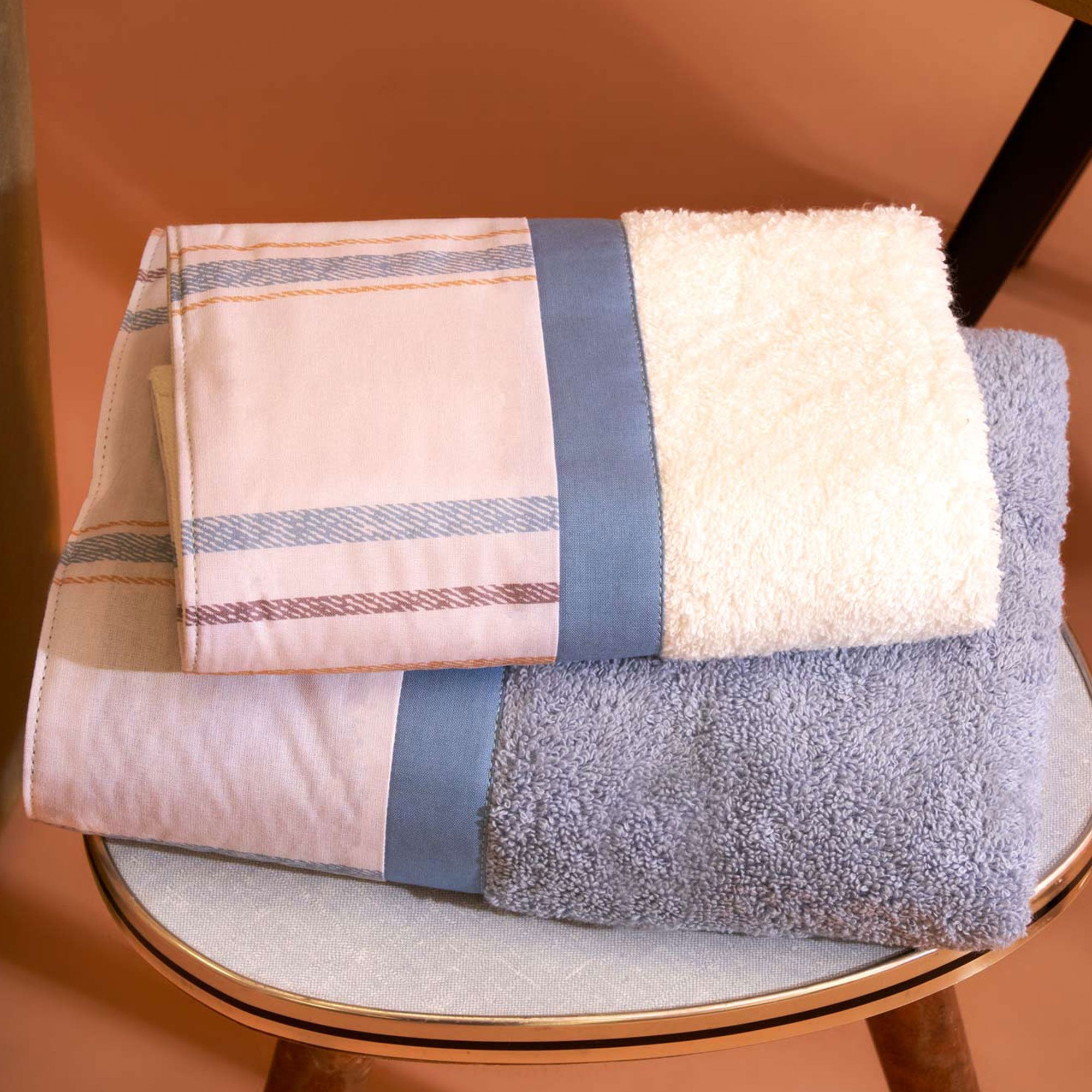 Biancoperla
Set 4 asciugamani
Bretone viso e ospite
in cotone