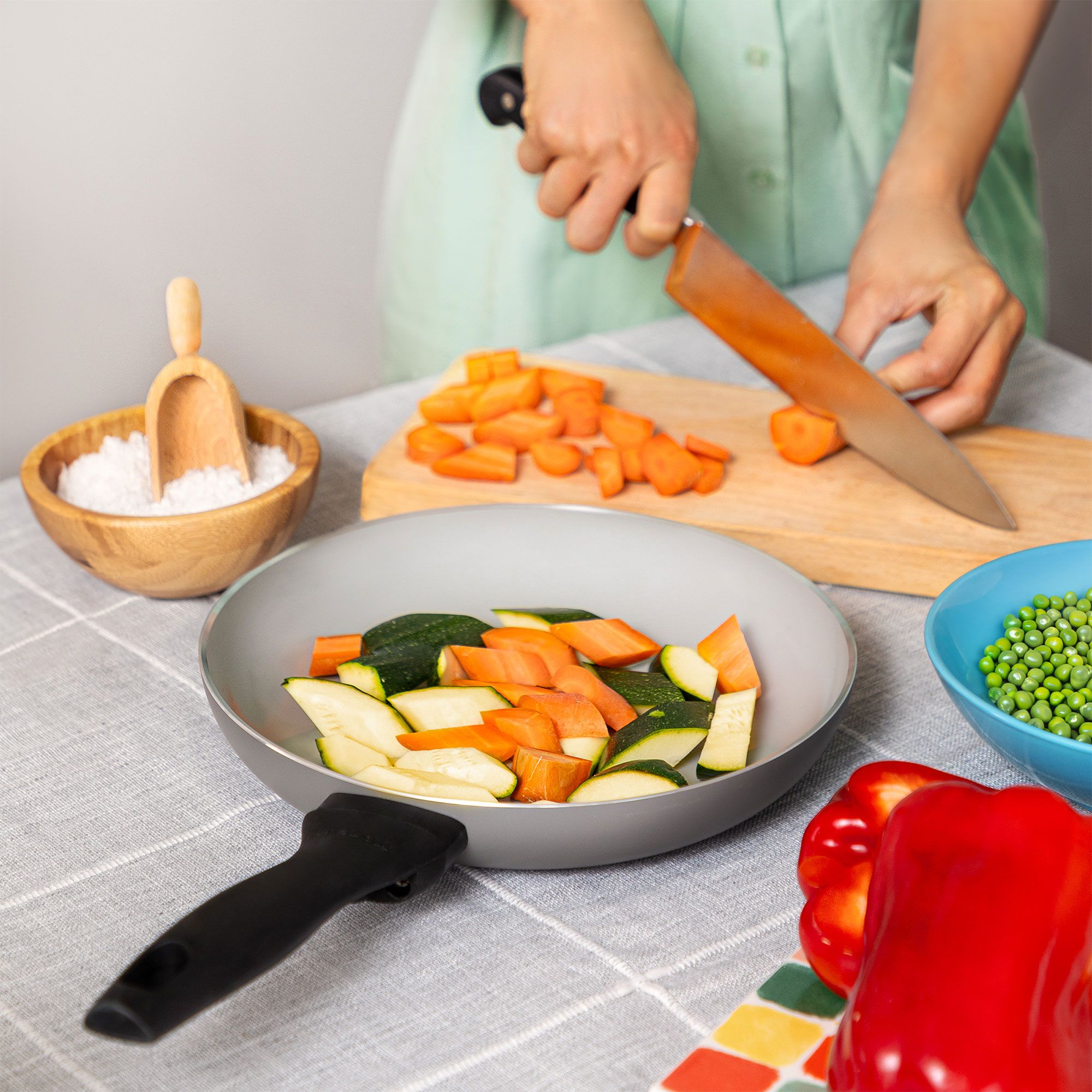 Moneta
Melodia Finegres
Padella Ø28 cm
con manico fisso