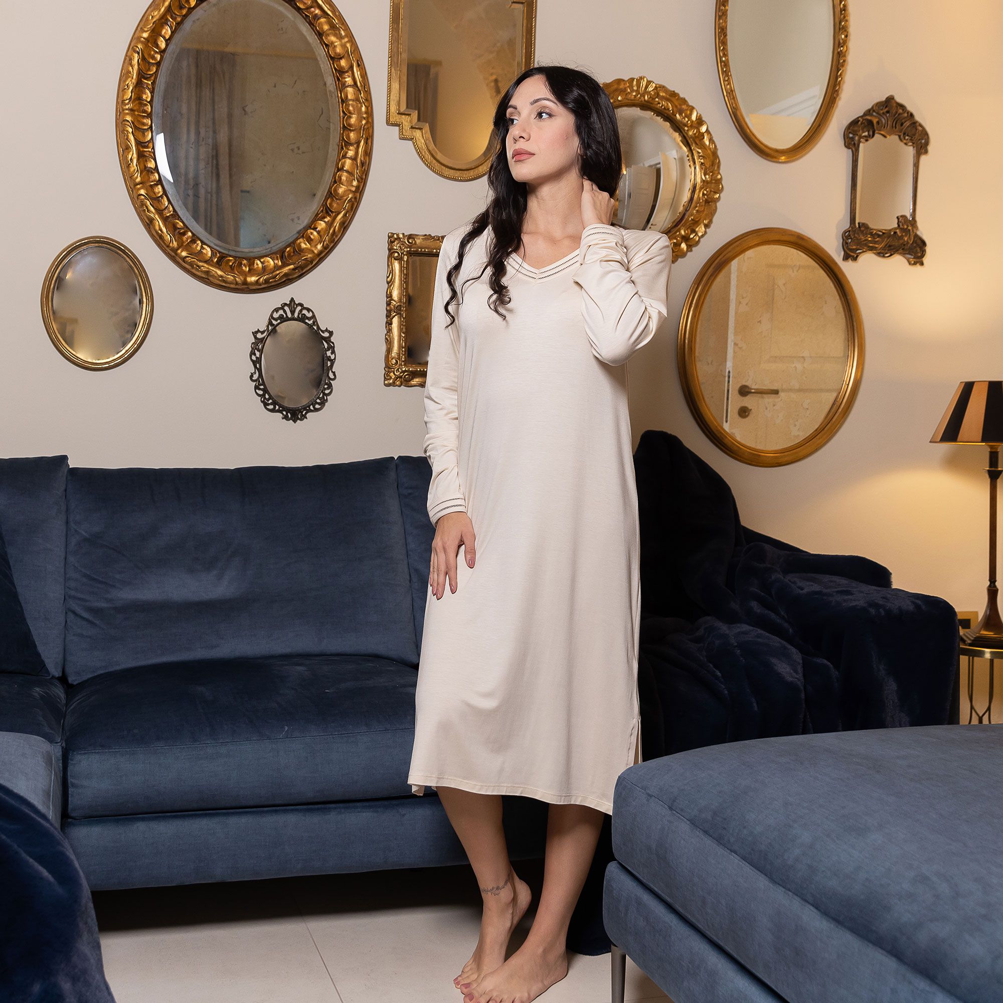 Ferò
Camicia da notte
con inserti in pizzo
e scollo a V