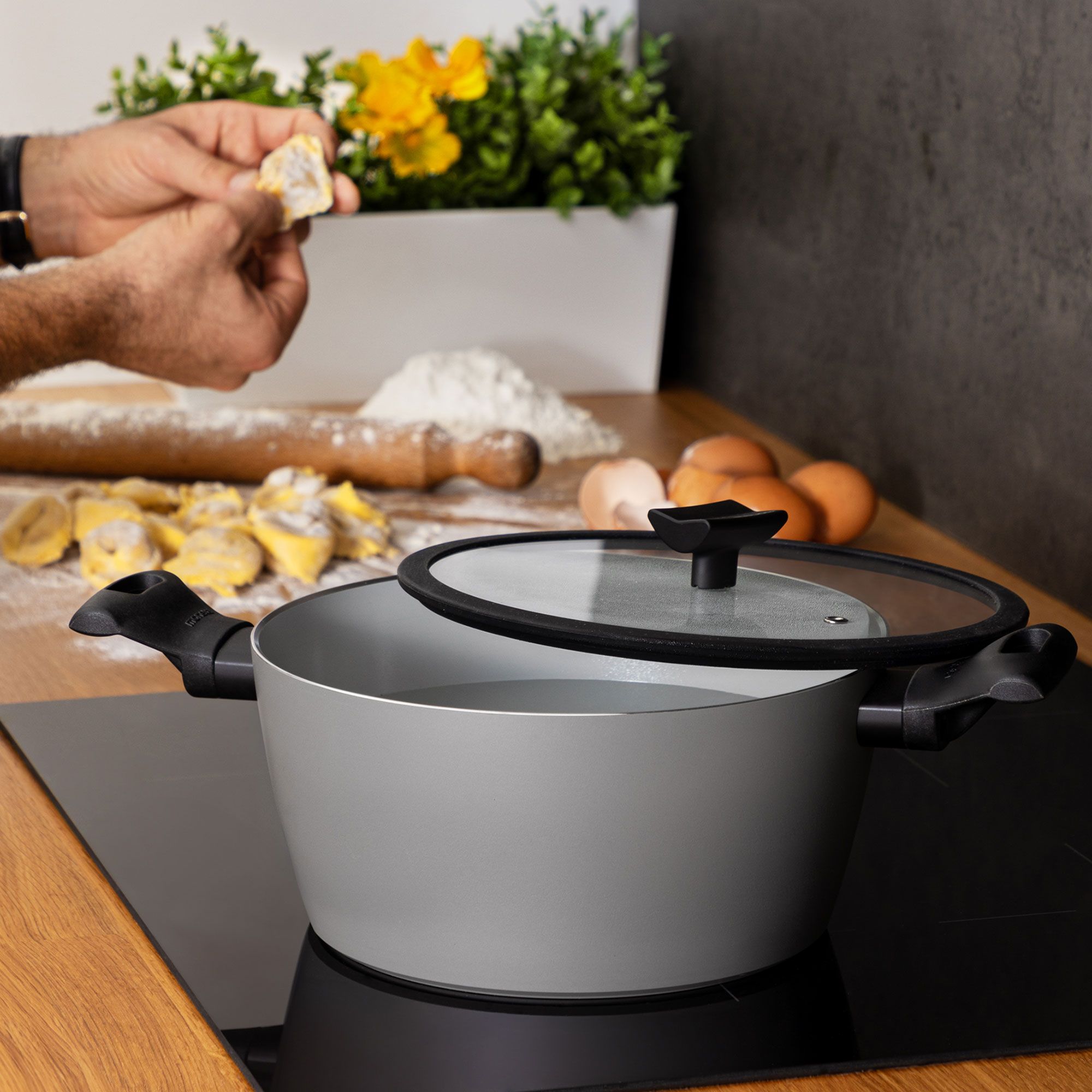 Moneta
Melodia Finigres
Casseruola Ø24 cm
con 2 maniglie