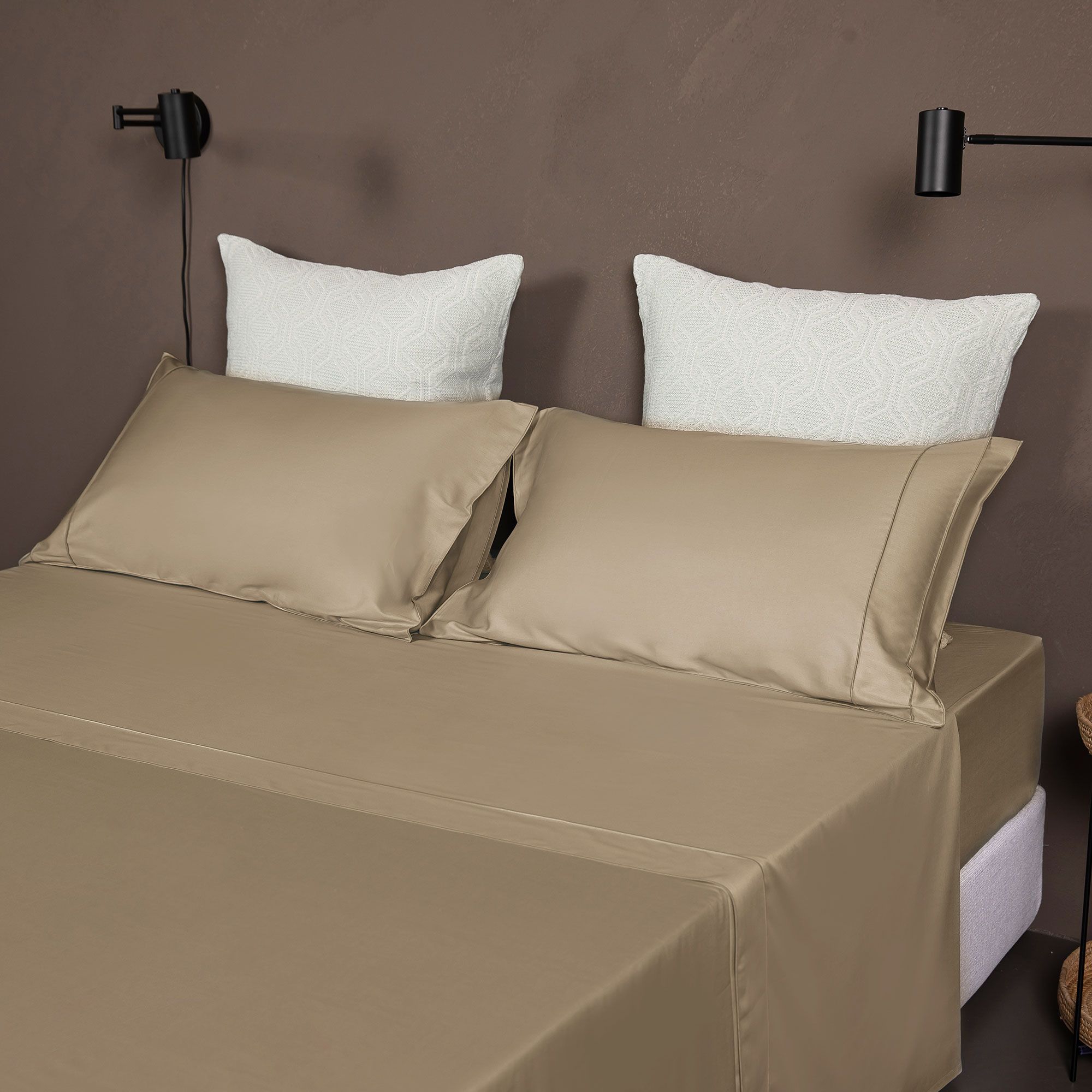 Ferò
Completo letto
in cotone 300TC