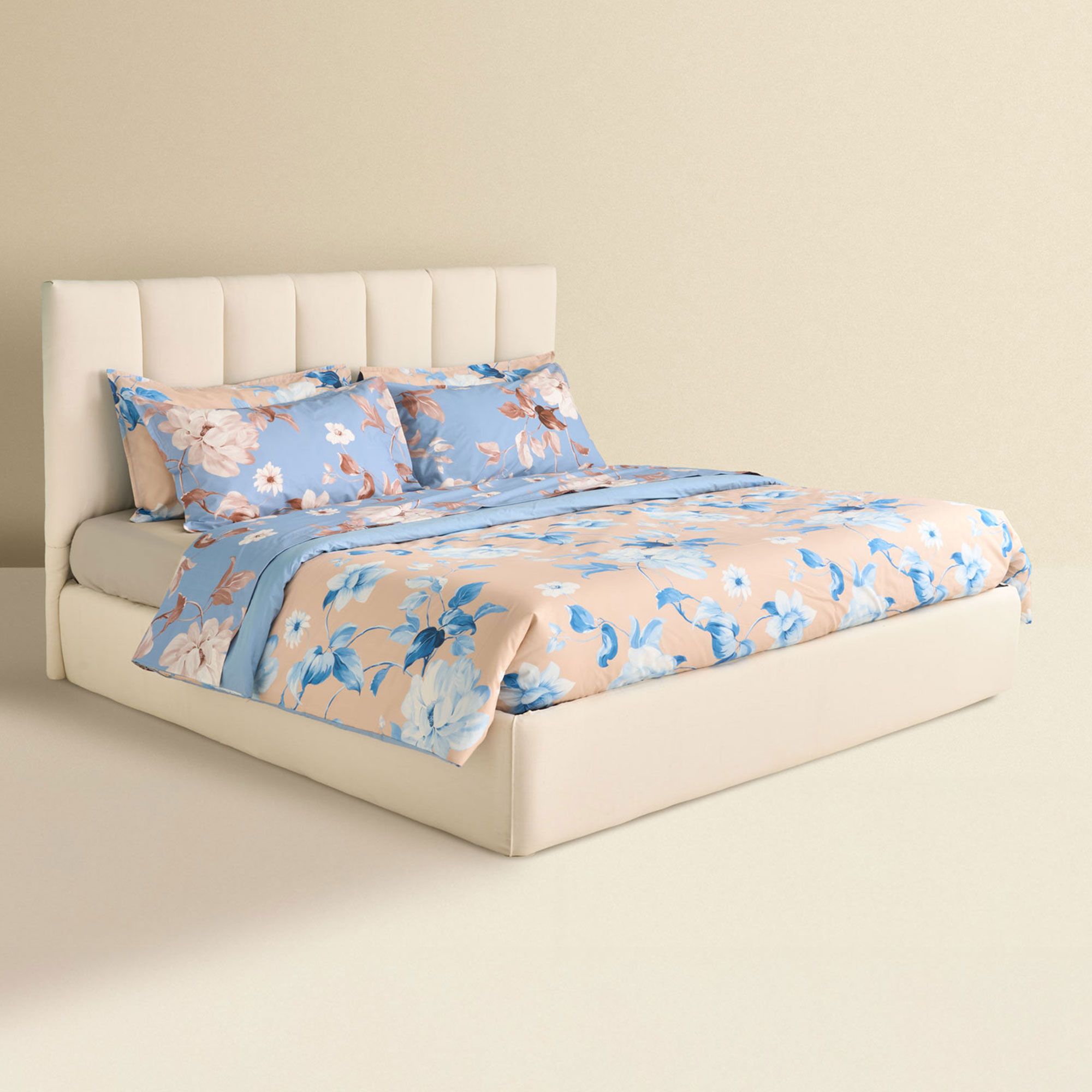 Biancoperla
Completo letto
matrimoniale
in cotone
200TC