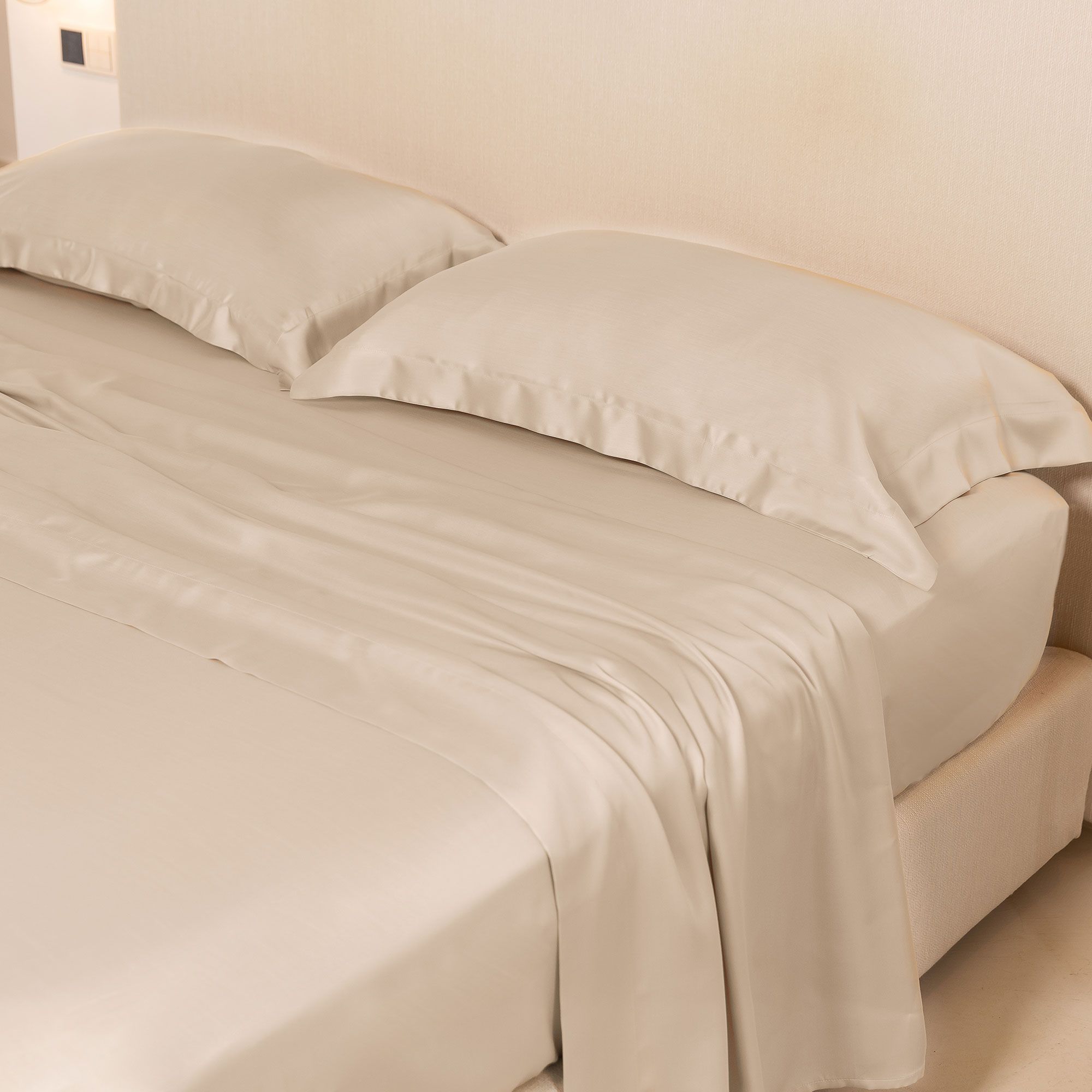 Ferò
Completo letto
matrimoniale
in Lyocell 300TC