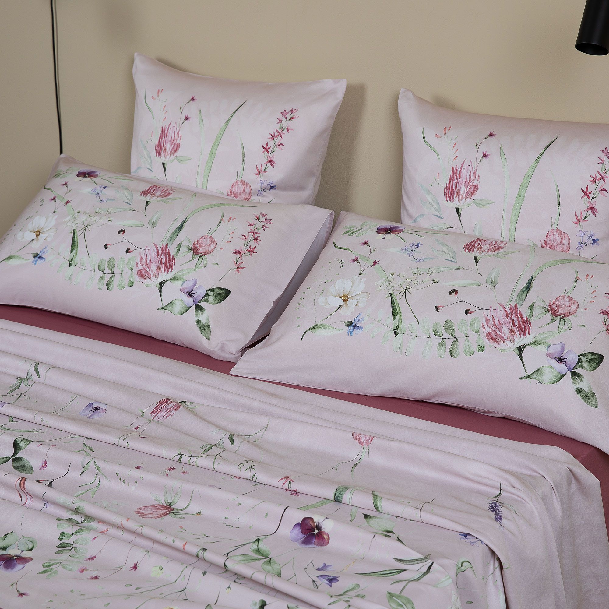 Ferò Completo letto matrimoniale Fiori e Favole in raso 300TC