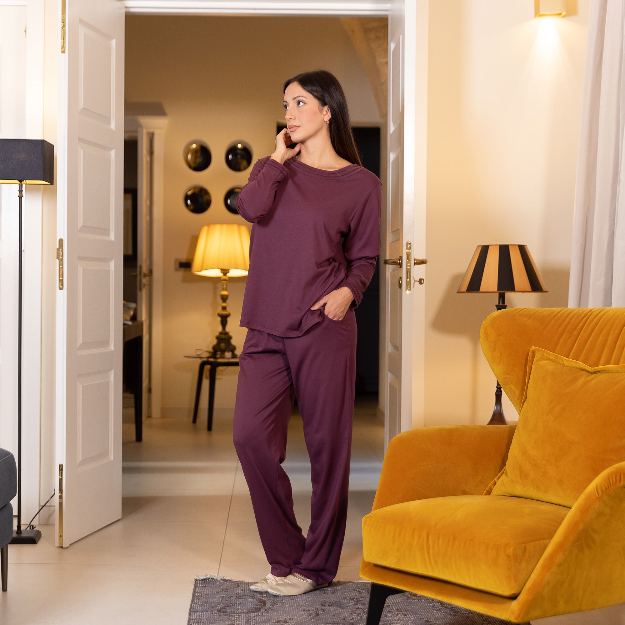 Ferò
Pigiama lungo
in modal e cotone
con inserto in tulle