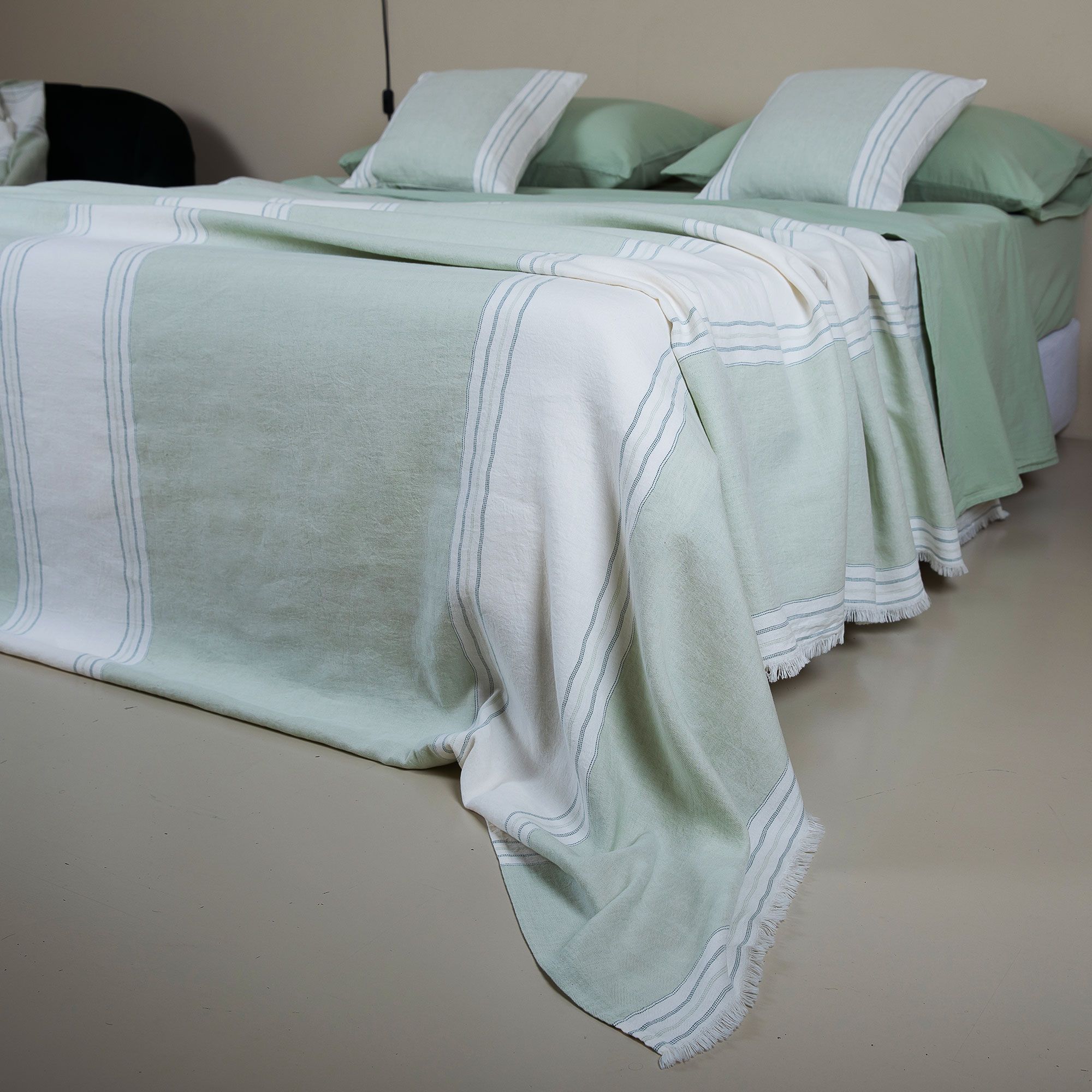 Ferò Copriletto Gallipoli in misto cotone/lino garment wash