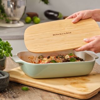 KitchenAid
Teglia antiaderente
in ceramica
38,7x8,5x24 cm