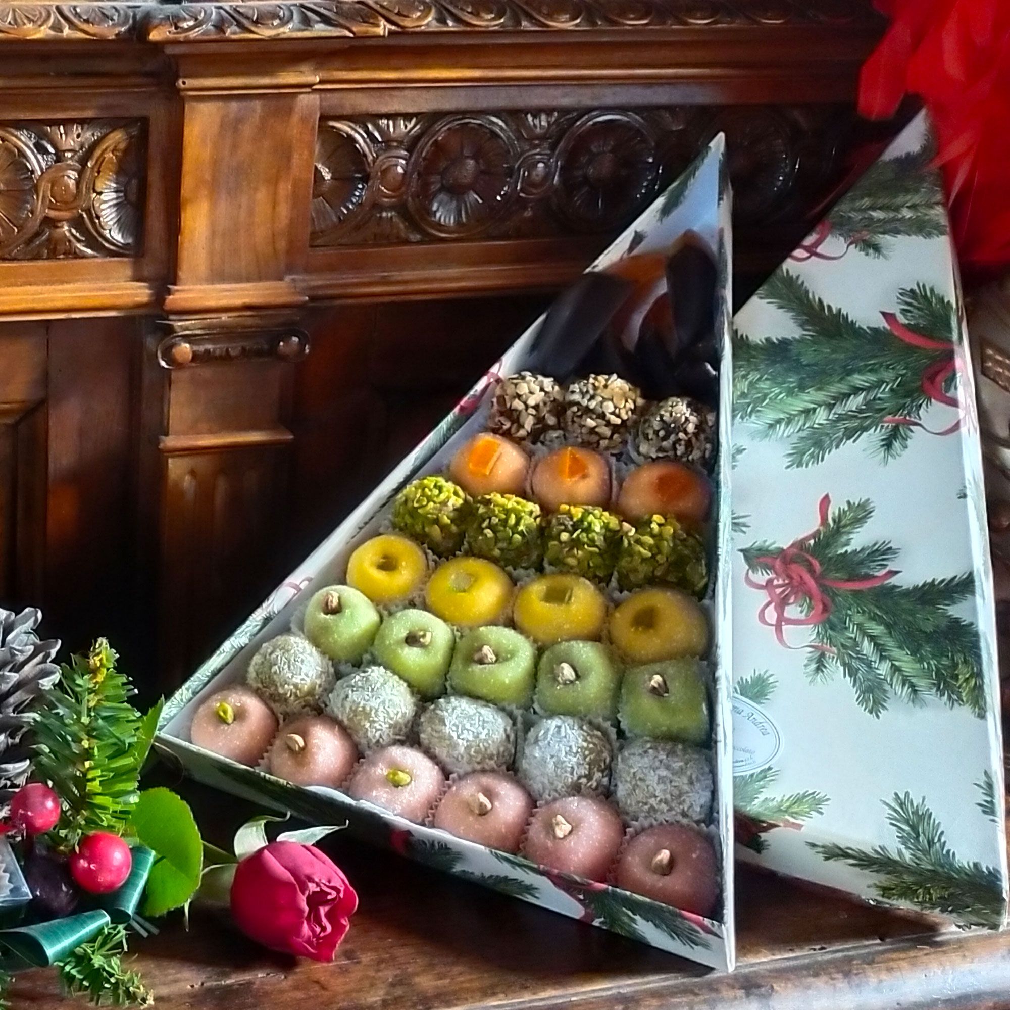 I peccatucci di Mamma
Andrea Scatola albero
Natale con dolci
assortiti (640g)