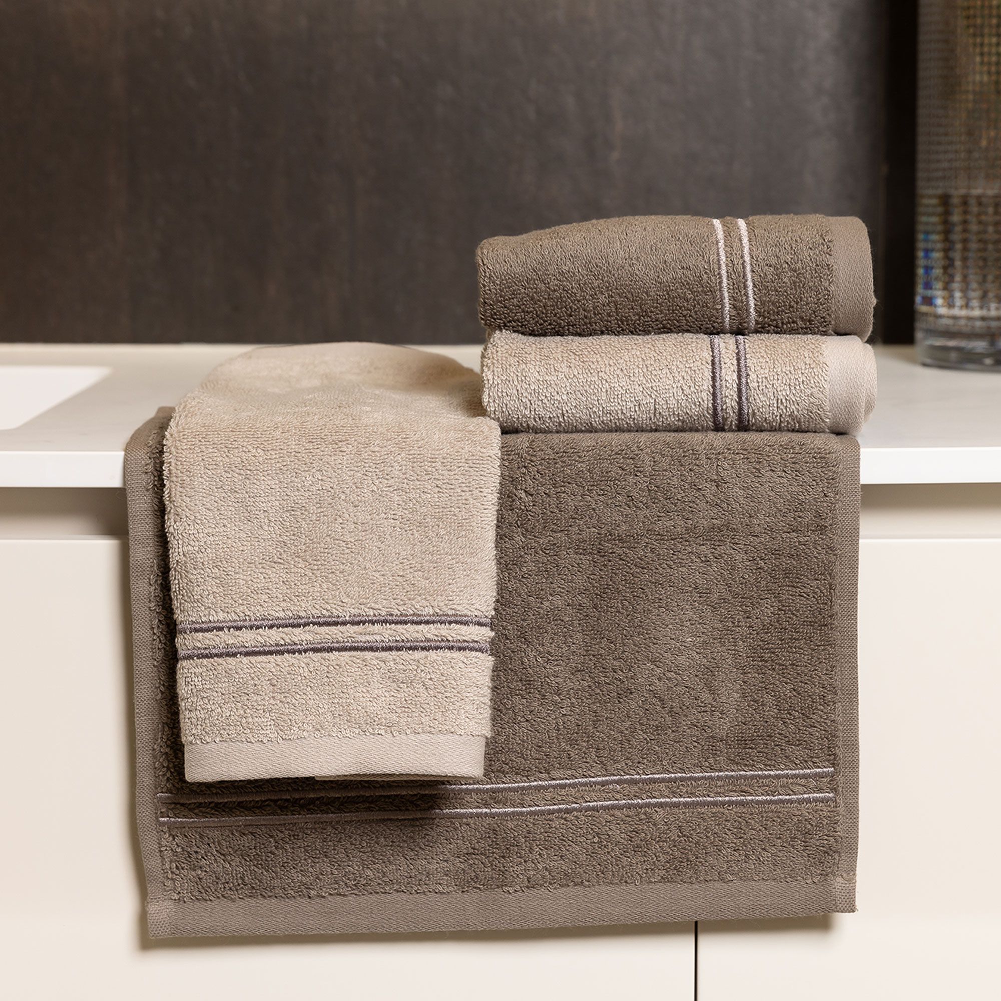 Ferò
Set 4 asciugamani
in 2 colori