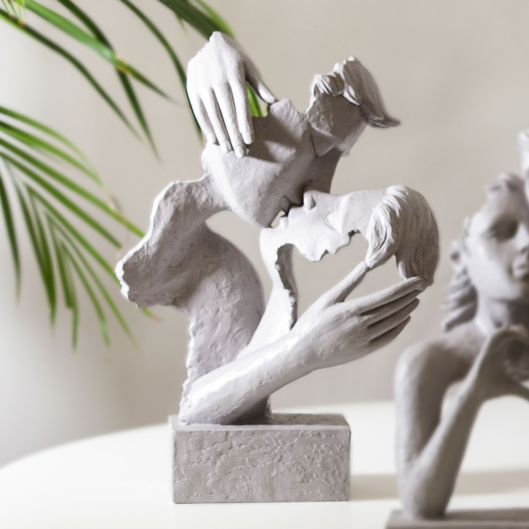 Villa Altachiara
Scultura bacio
Love Affair
in poliresina