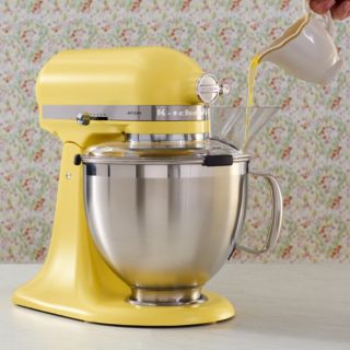 KitchenAid 
Planetaria Artisan
Color Butter 2025
capacità 4,7 l