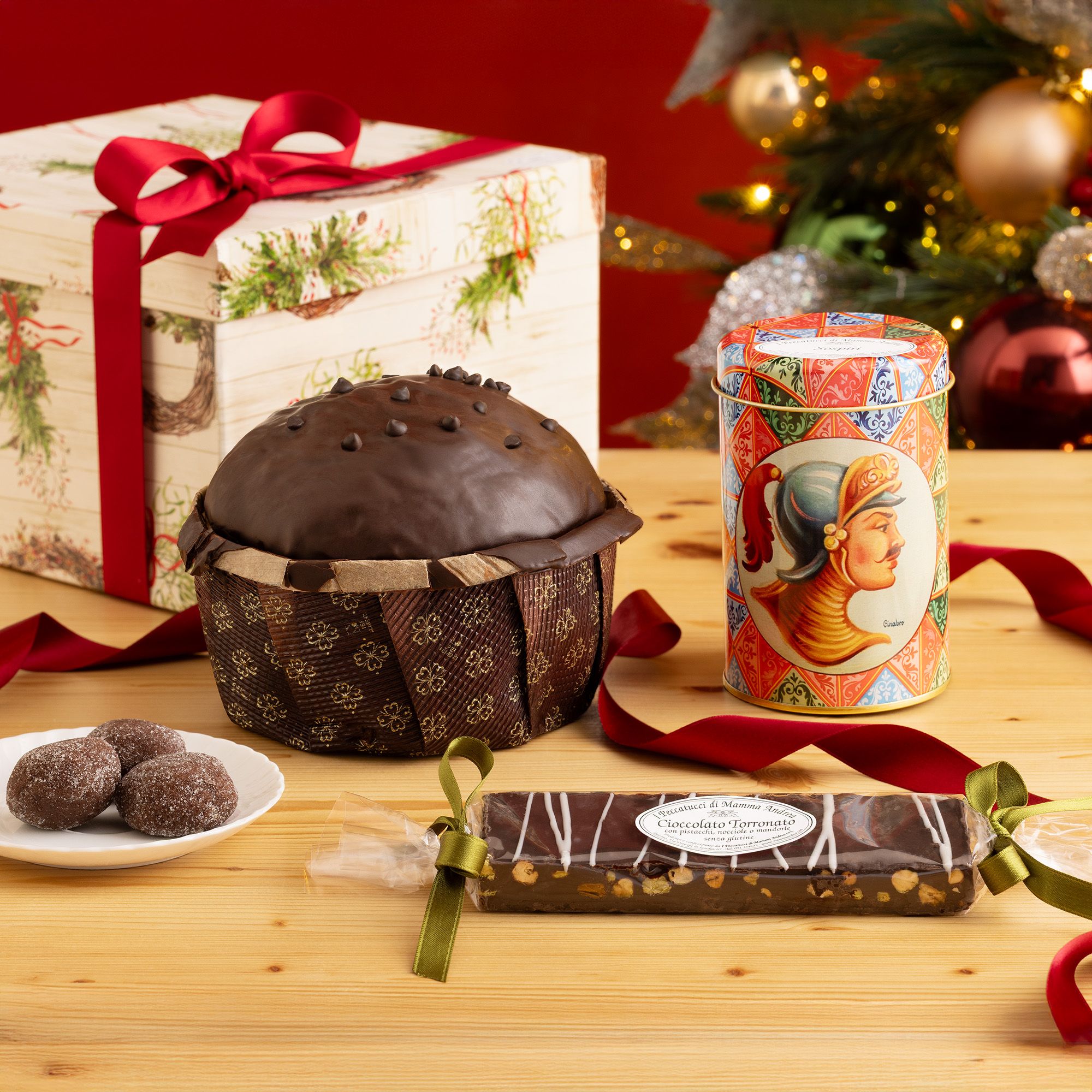 I Peccatucci
di Mamma Andrea
Scatola regalo con
panettone e 2 dolci