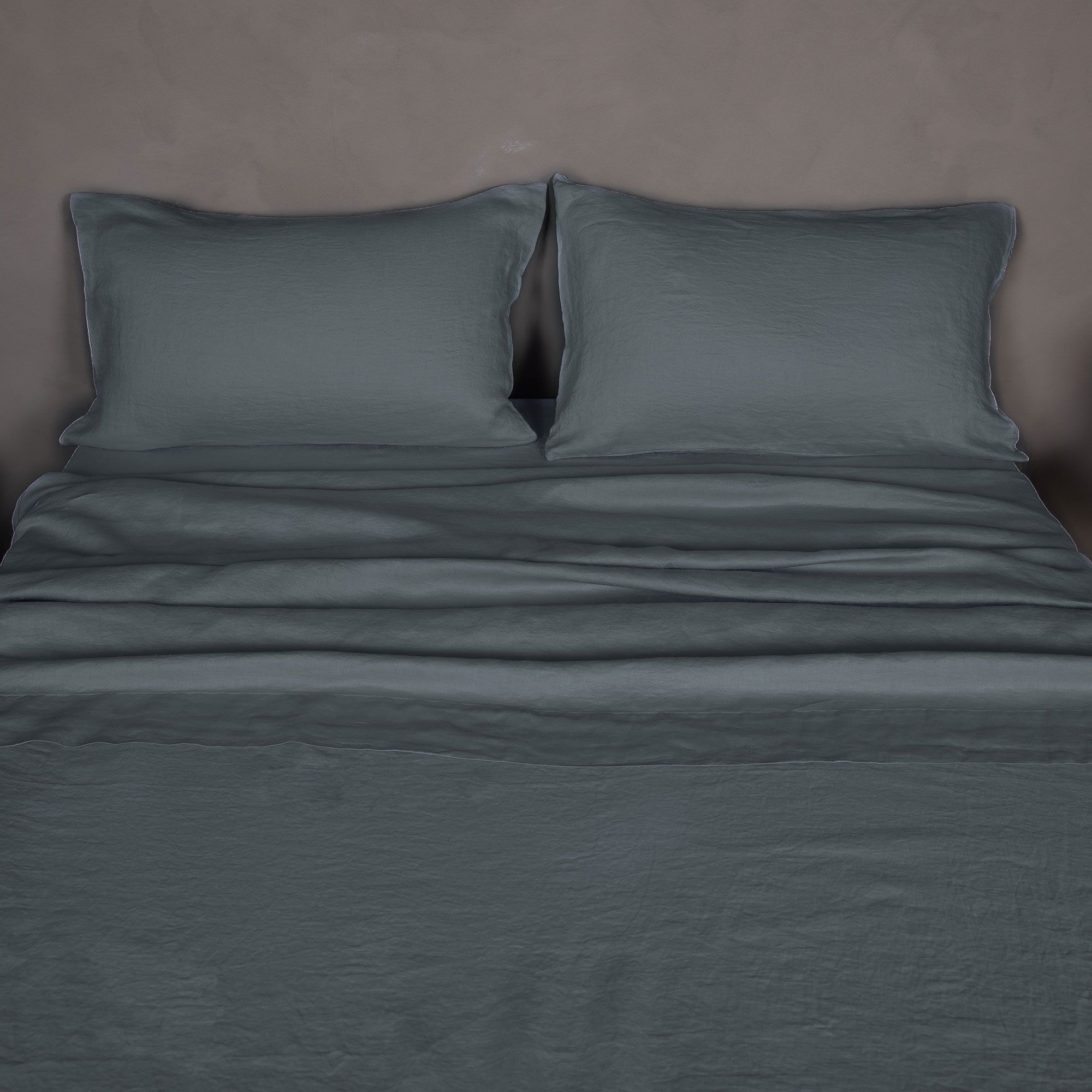 Ferò
Completo letto
matrimoniale 100%
raso di lino