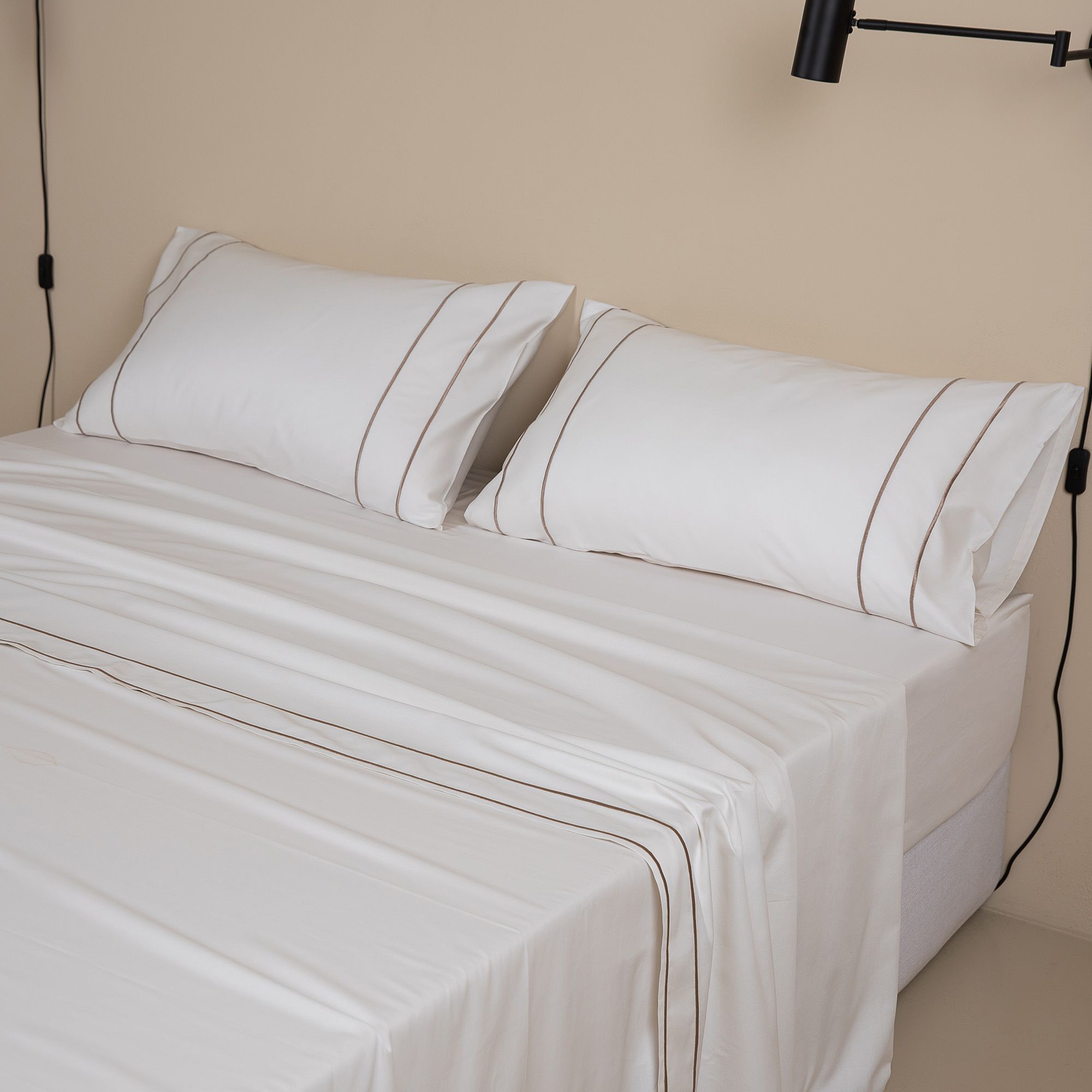 Ferò
Completo Letto
Emotion in raso
di cotone 300TC