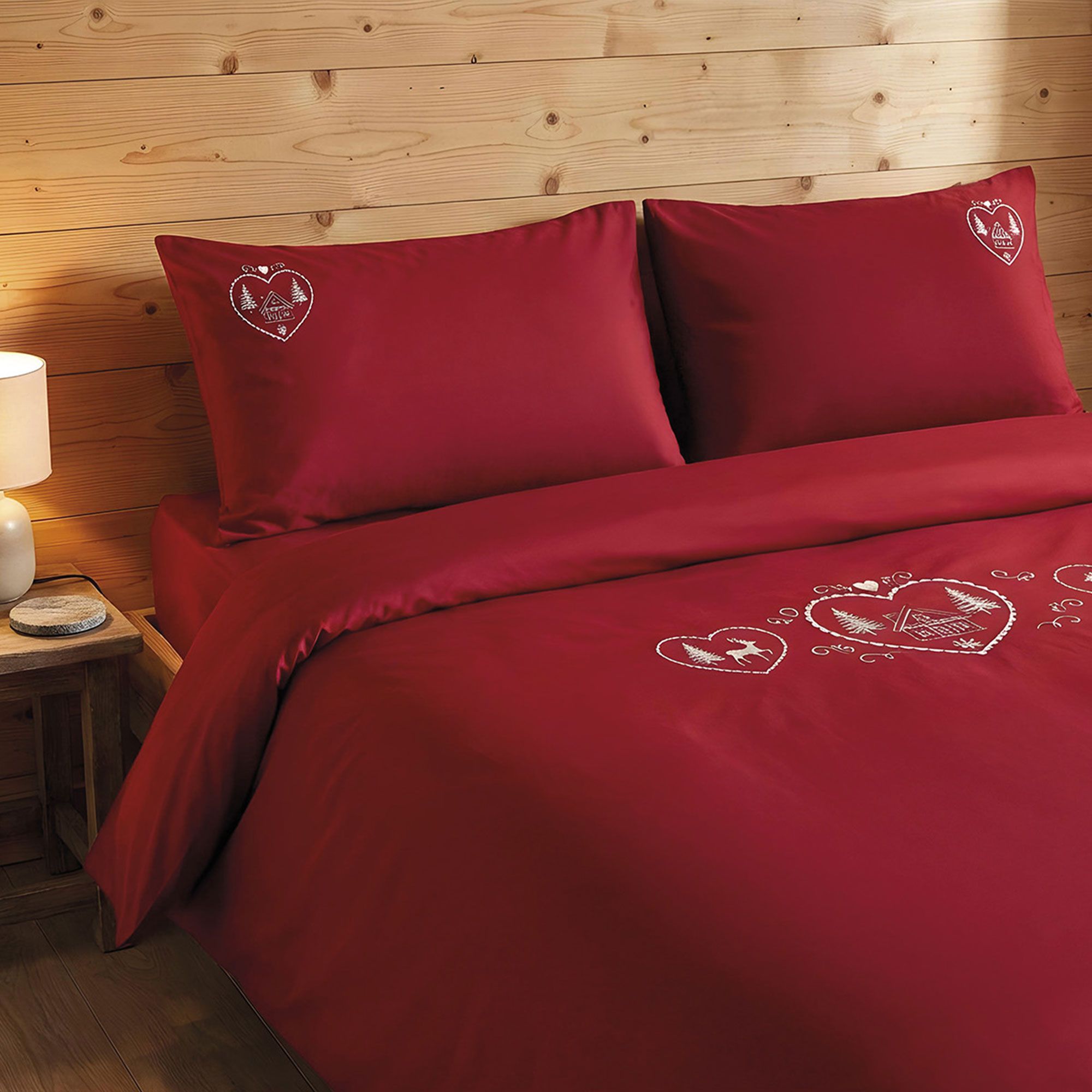Mont Chalet
Parure copripiumino
in cotone satin
con disegno cuore