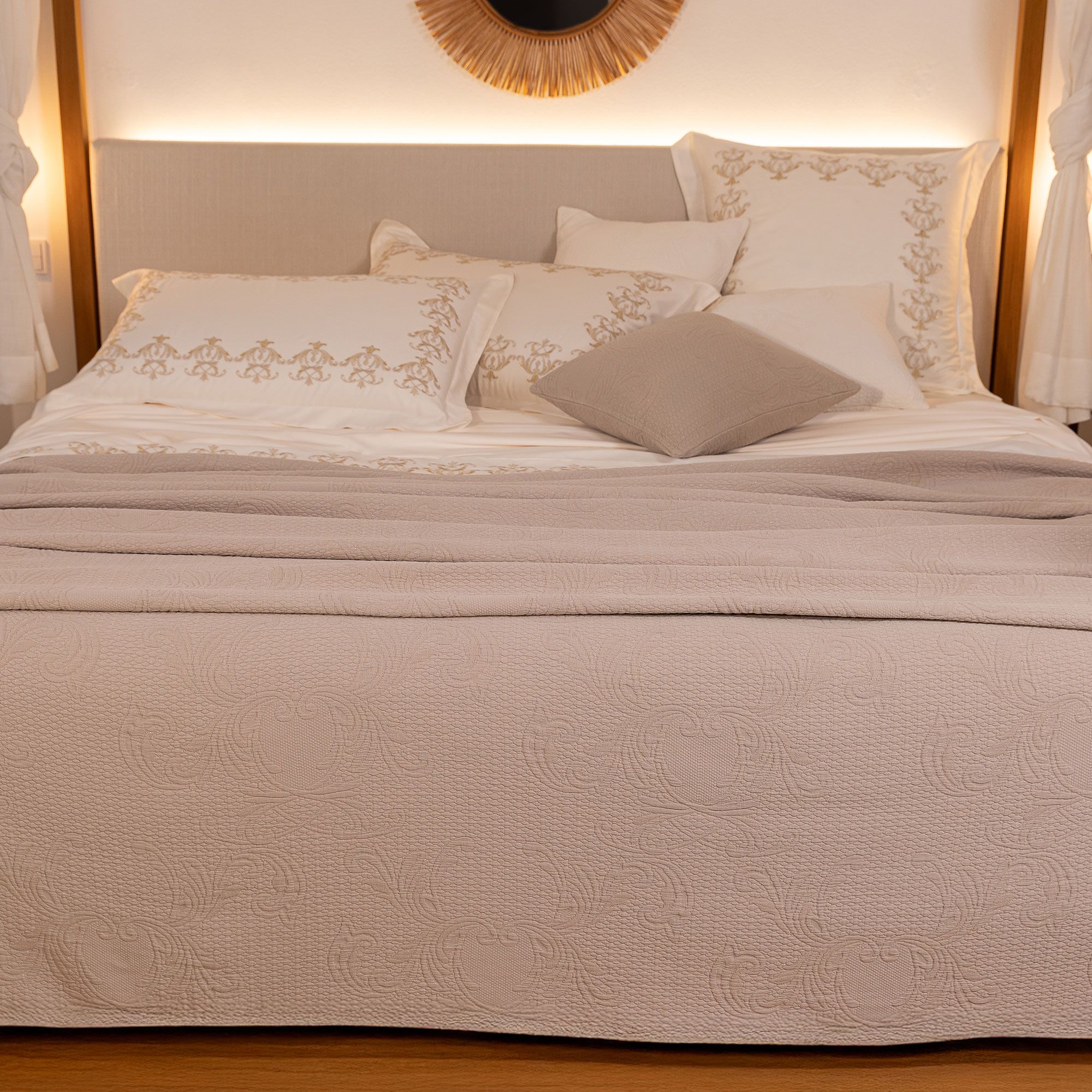 Ferò
Copriletto
matrimoniale
Luxury in cotone