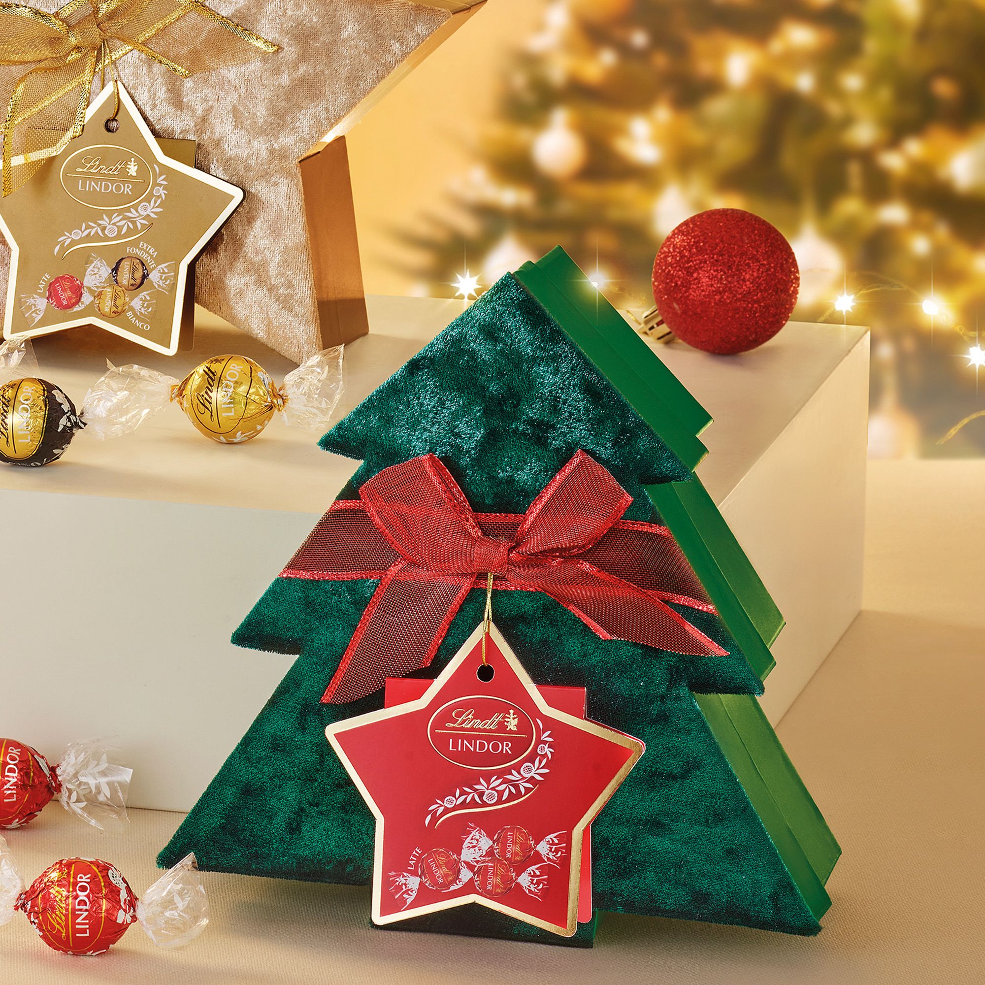 Lindt
Scatola albero di
Natale con Lindor
al latte (150 g)
