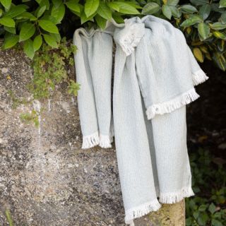 Ferò
2 asciugamani
jacquard tinto filo
in cotone con frange