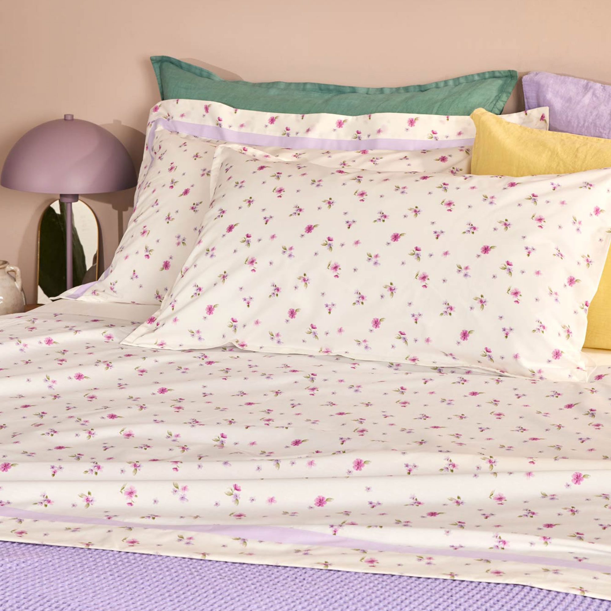 Biancoperla
Completo letto
matrimoniale
Gelsomino