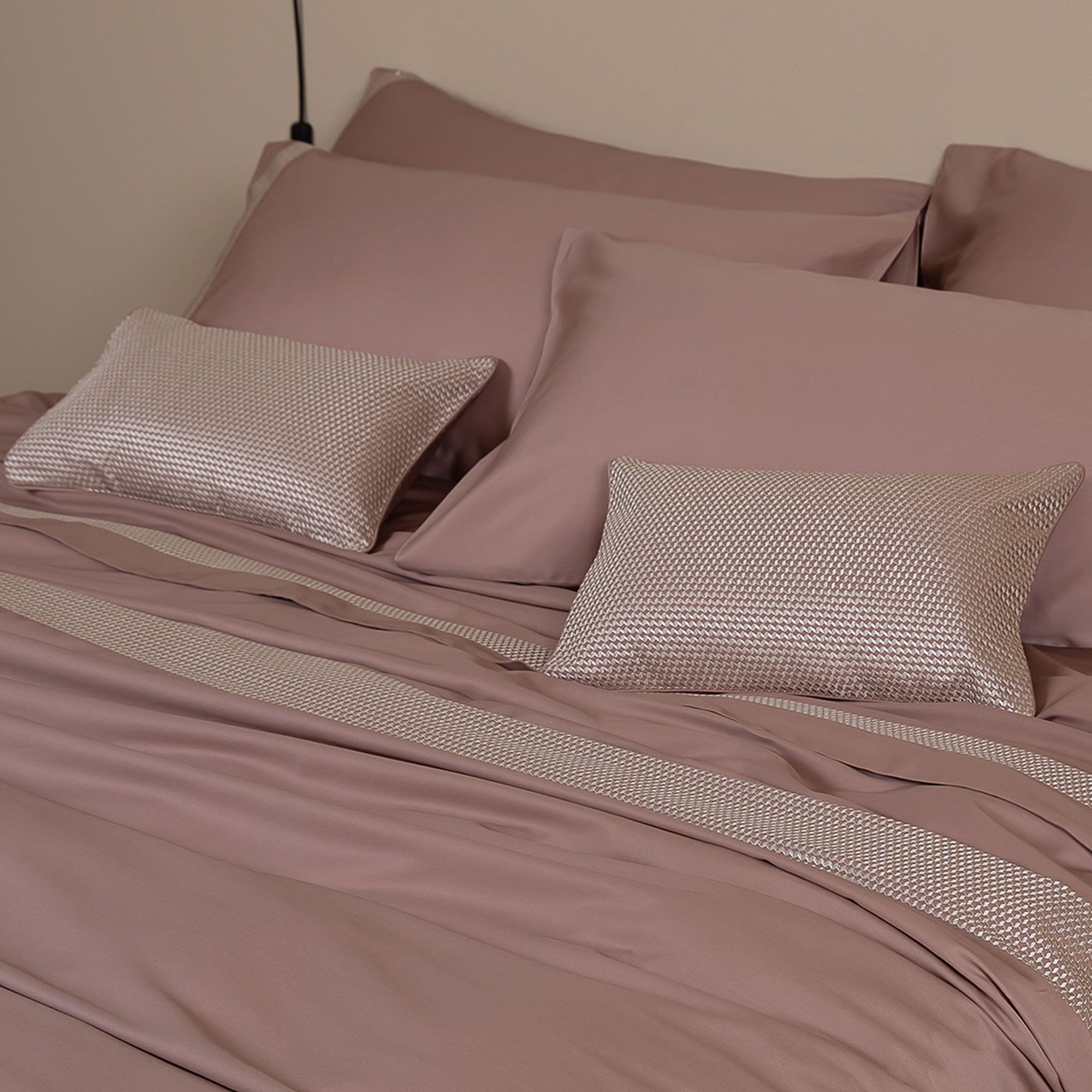 Ferò Coppia di federe in raso con ricamo 300TC 50x80cm