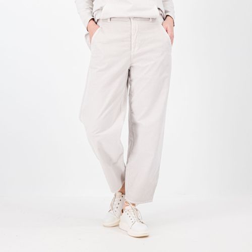 Pantaloni a hot sale carota outfit