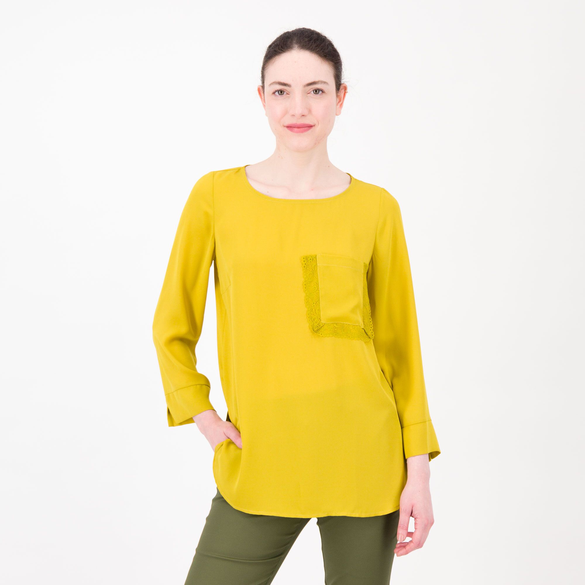 Image of Blusa in georgette con taschino in pizzo