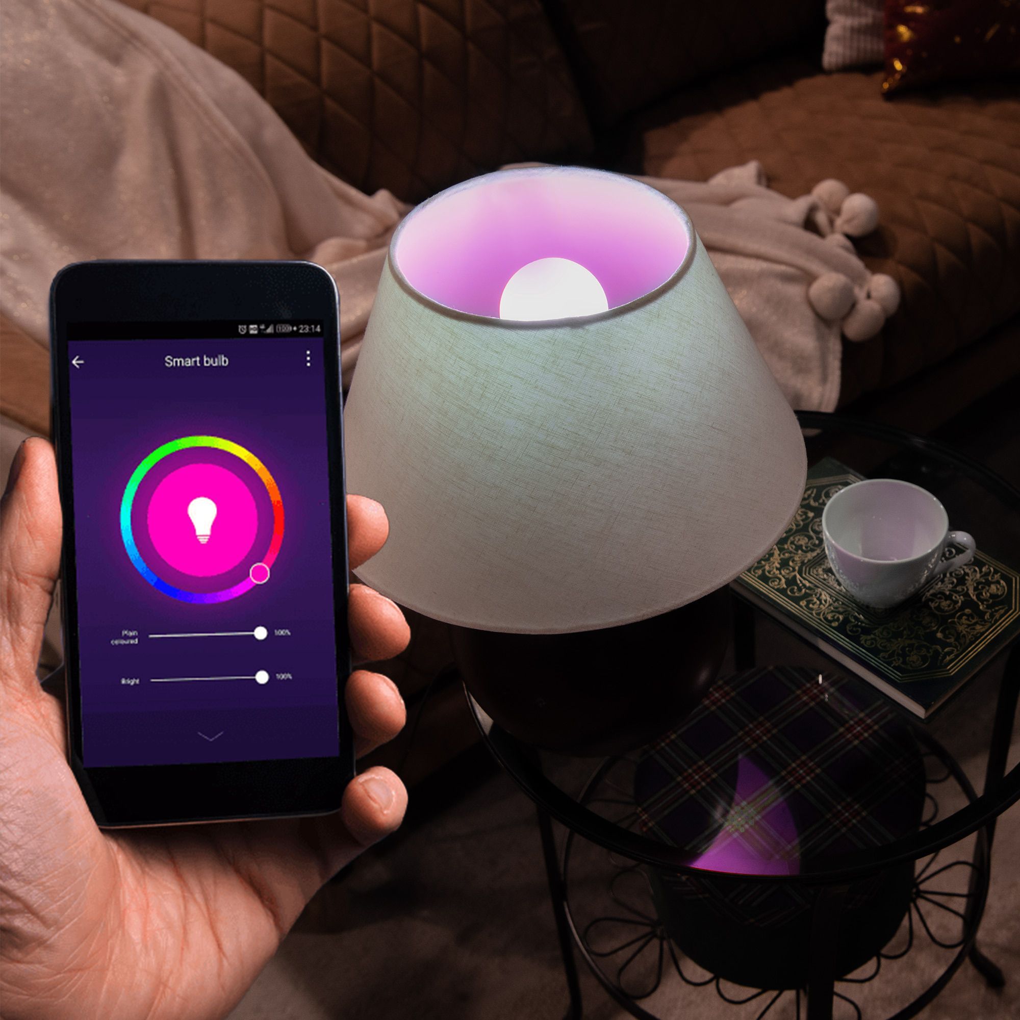 Image of 4 lampadine LED con presa smart con controllo vocale e app