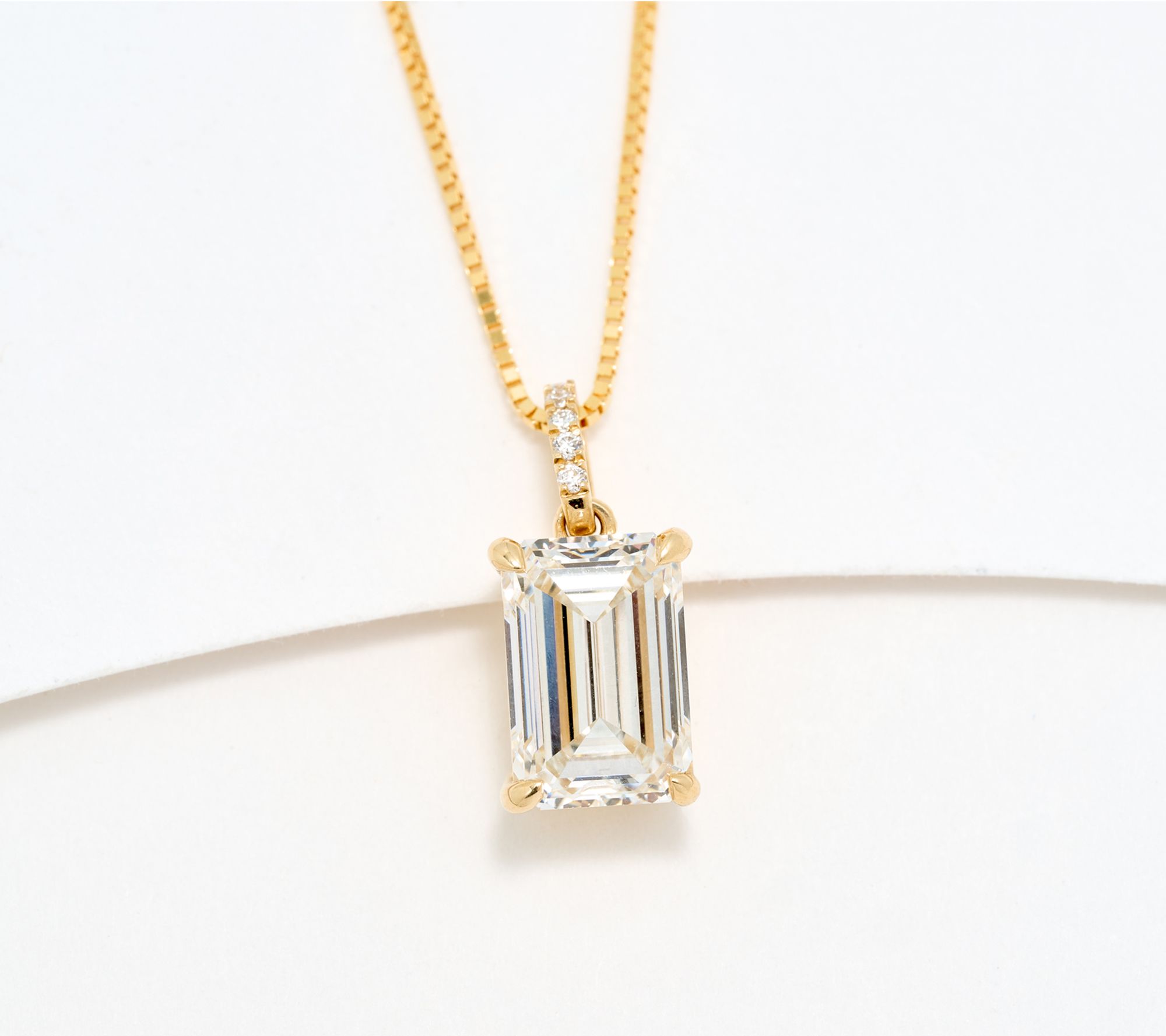 Fire Light Lab Grown Diamond Emerald 2.50 cttw Necklace, 14K