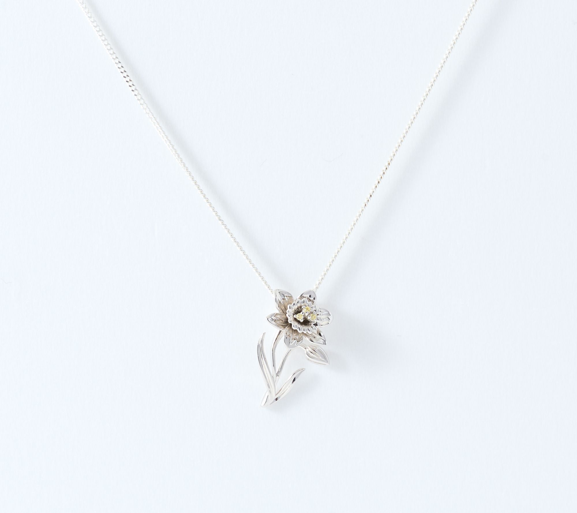 Fado Sterling Silver Daffodil Pendant with 18" Chain