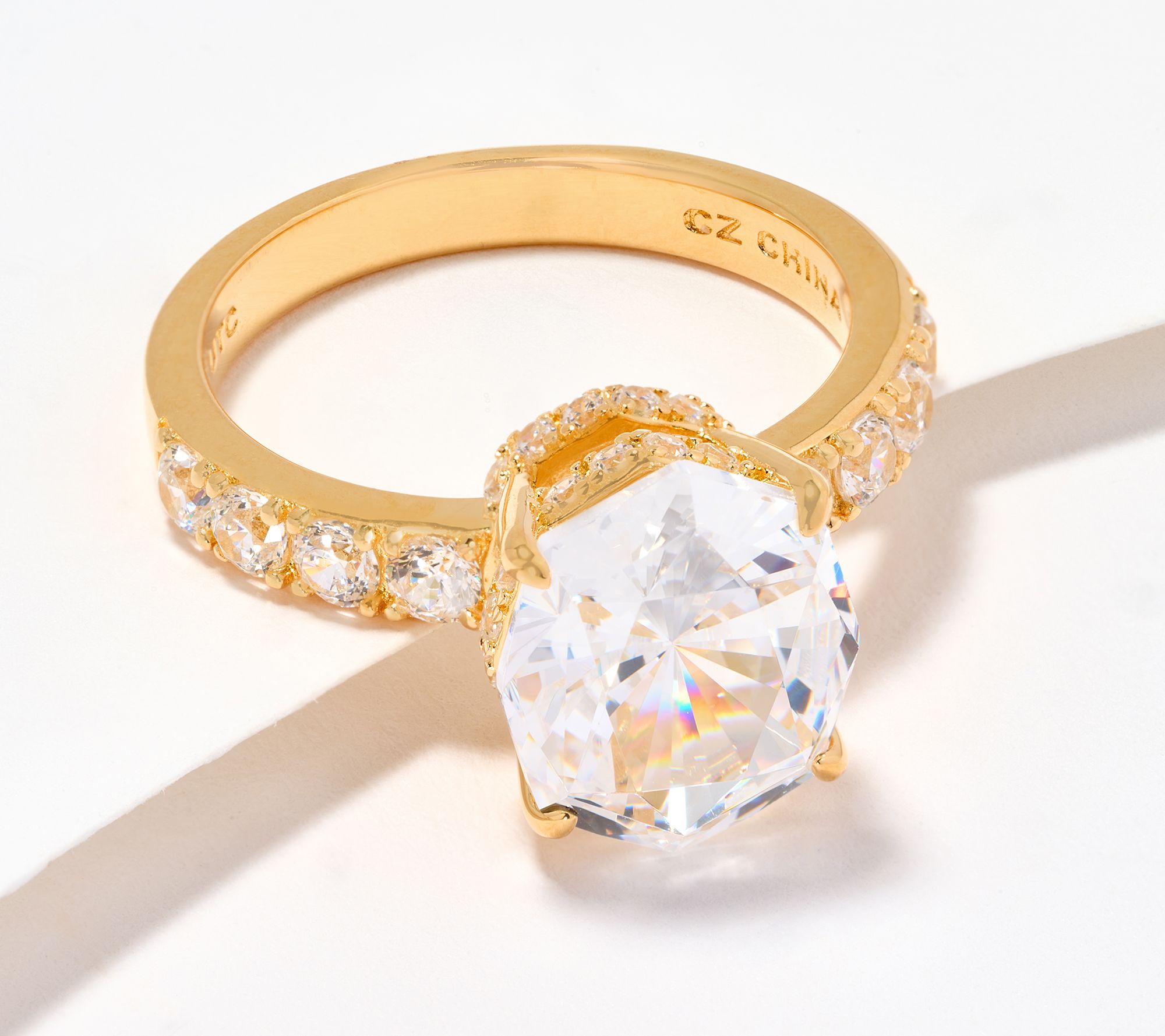 Graff's Signature Yellow Diamonds Shine Brilliantly in Its Latest High  Jewelry Collection
