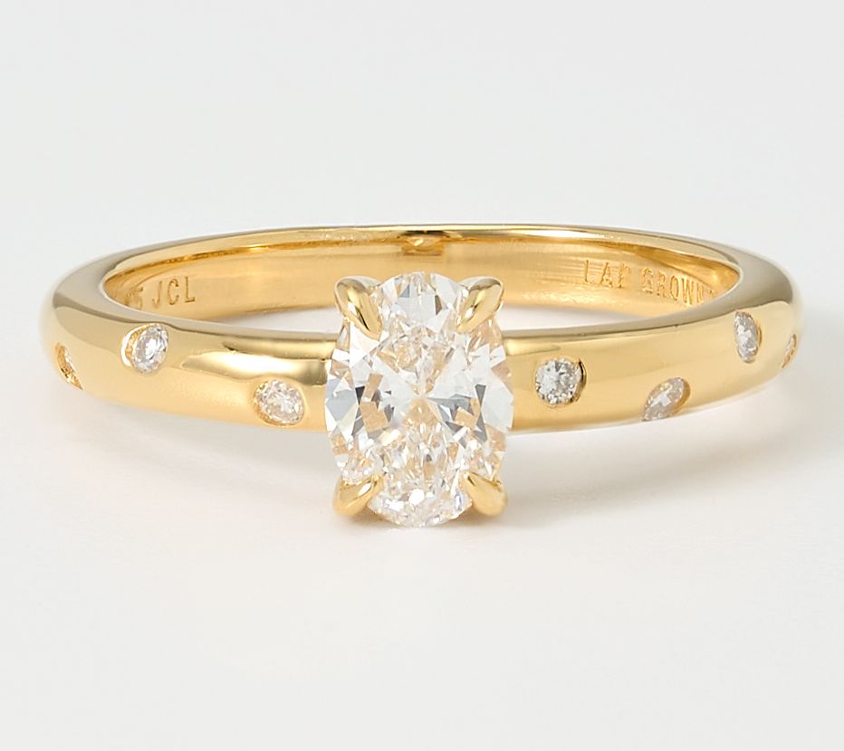 Fire Light Lab Grown Diamonds 0.78 cttw Center Oval Band Ring