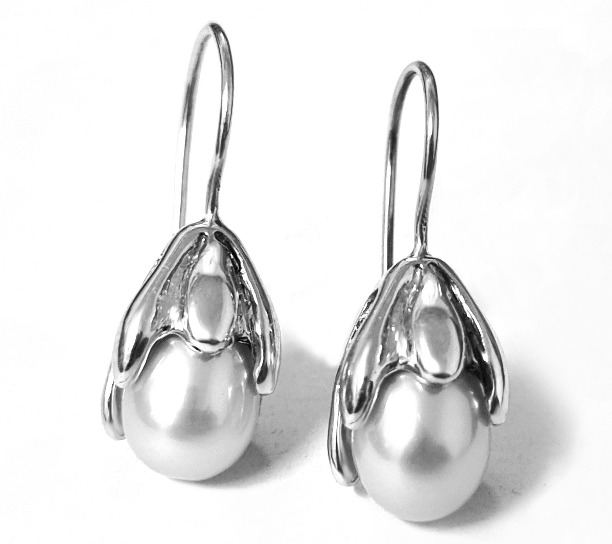 Hagit Sterling Silver Flower B ud Teardrop Pea rl Earrings Earrings
