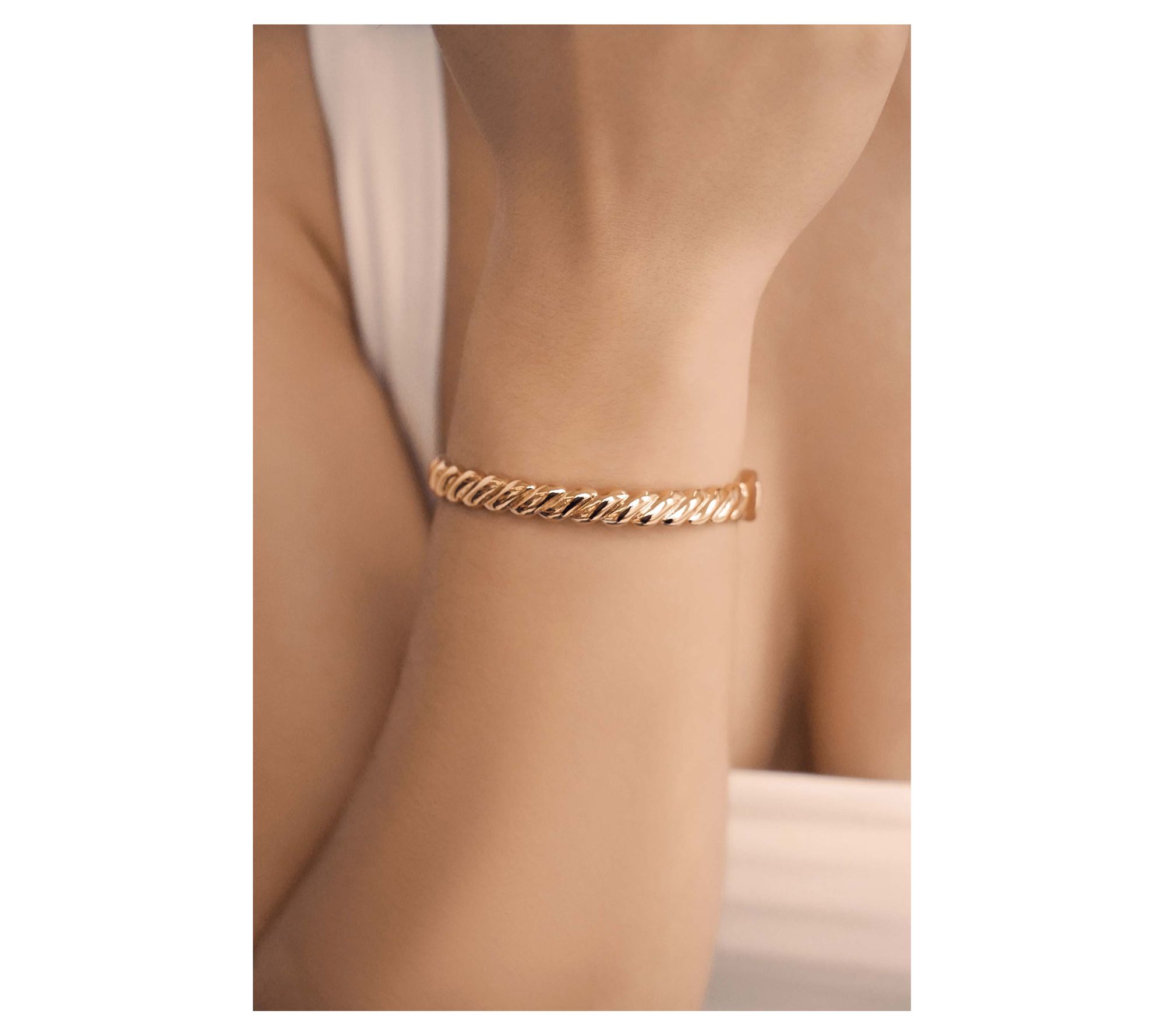 アクセサリー Charisma A TYPE Ettika Polished Twisted Bangle - QVC.com