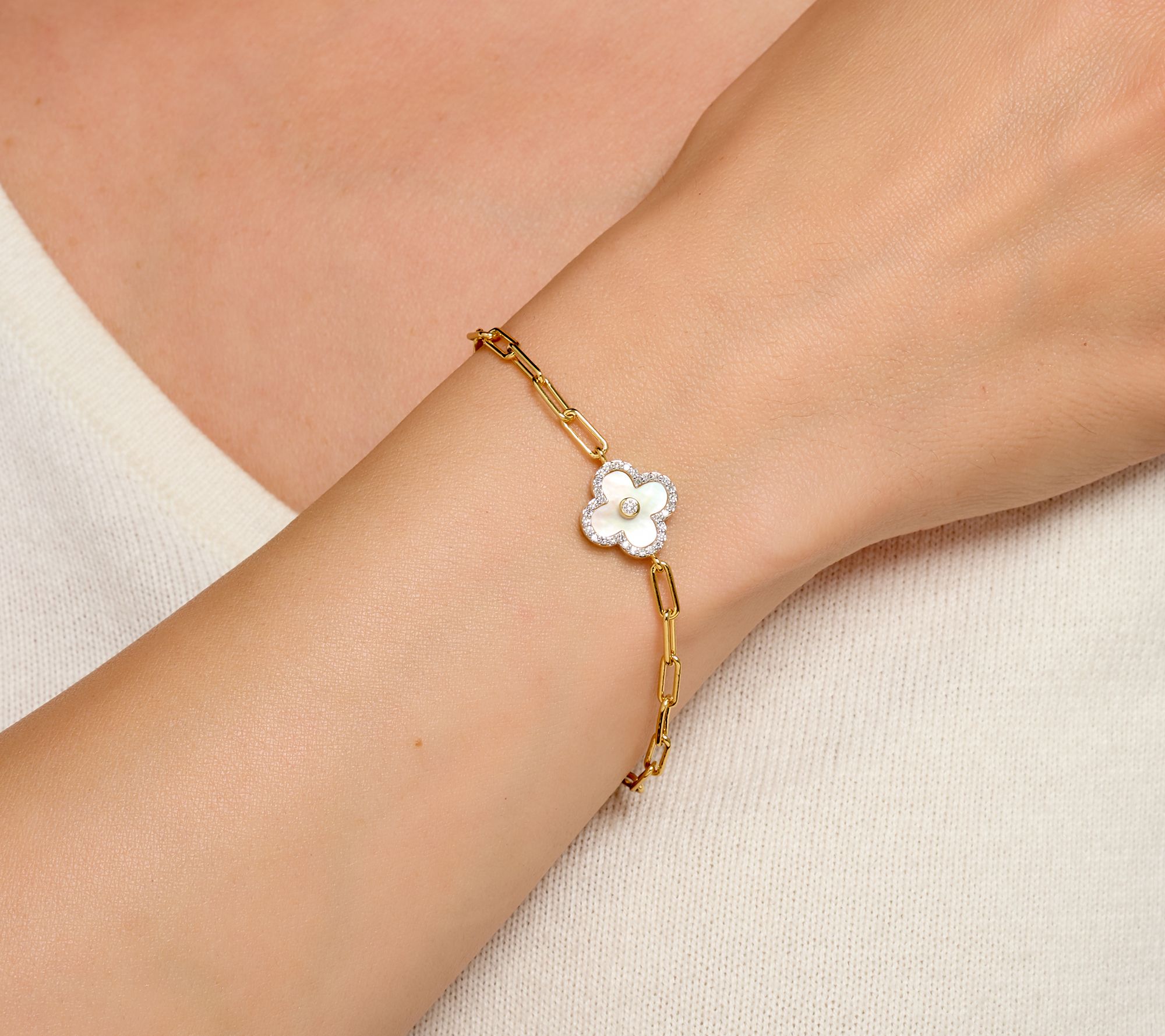 Accents by Affinity 0.21 cttw MOP Clover Papercli Bracelet
