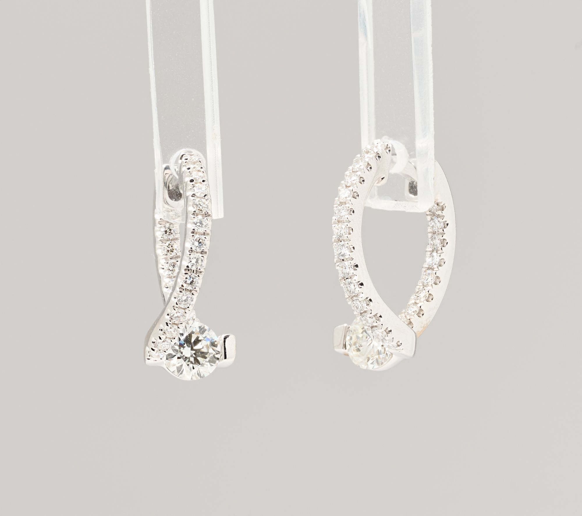 John DiGangi VS Diamonds 0.65 cttw Round Cut Inside Out Twist Hoops